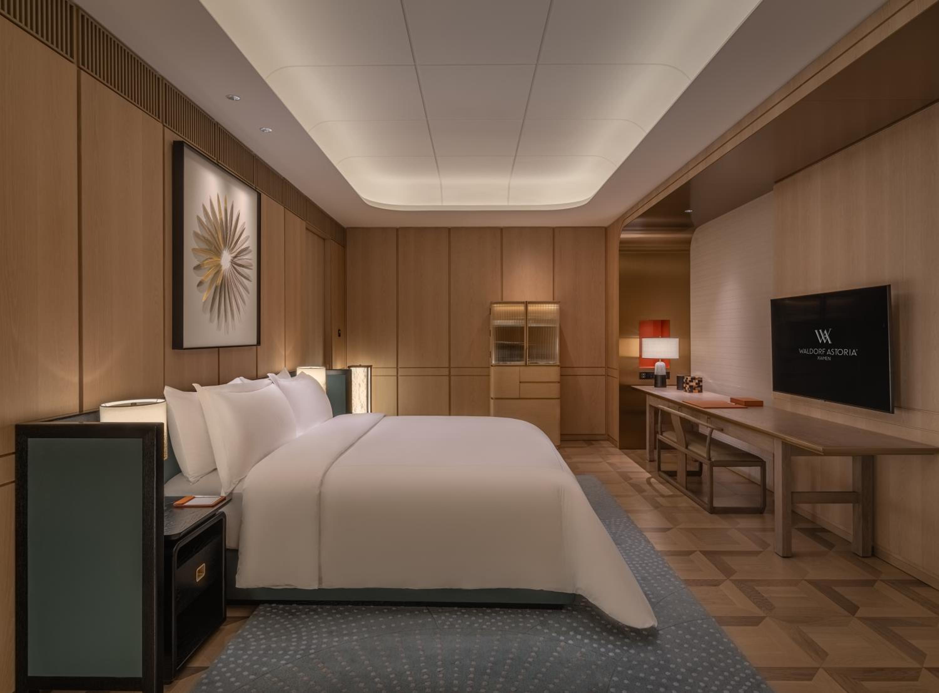 Premier King Room - Photo 1