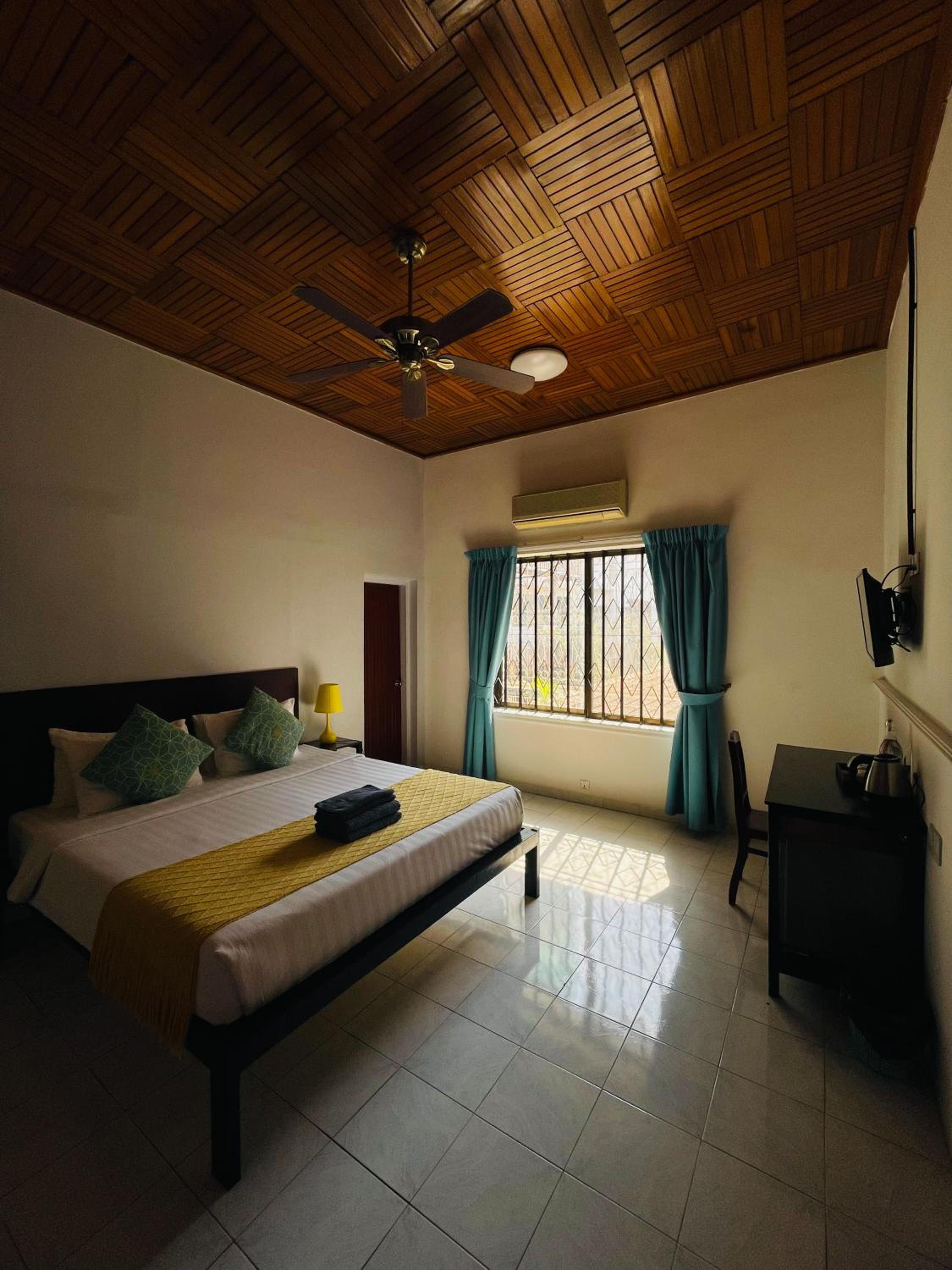 Deluxe King Room photo 1