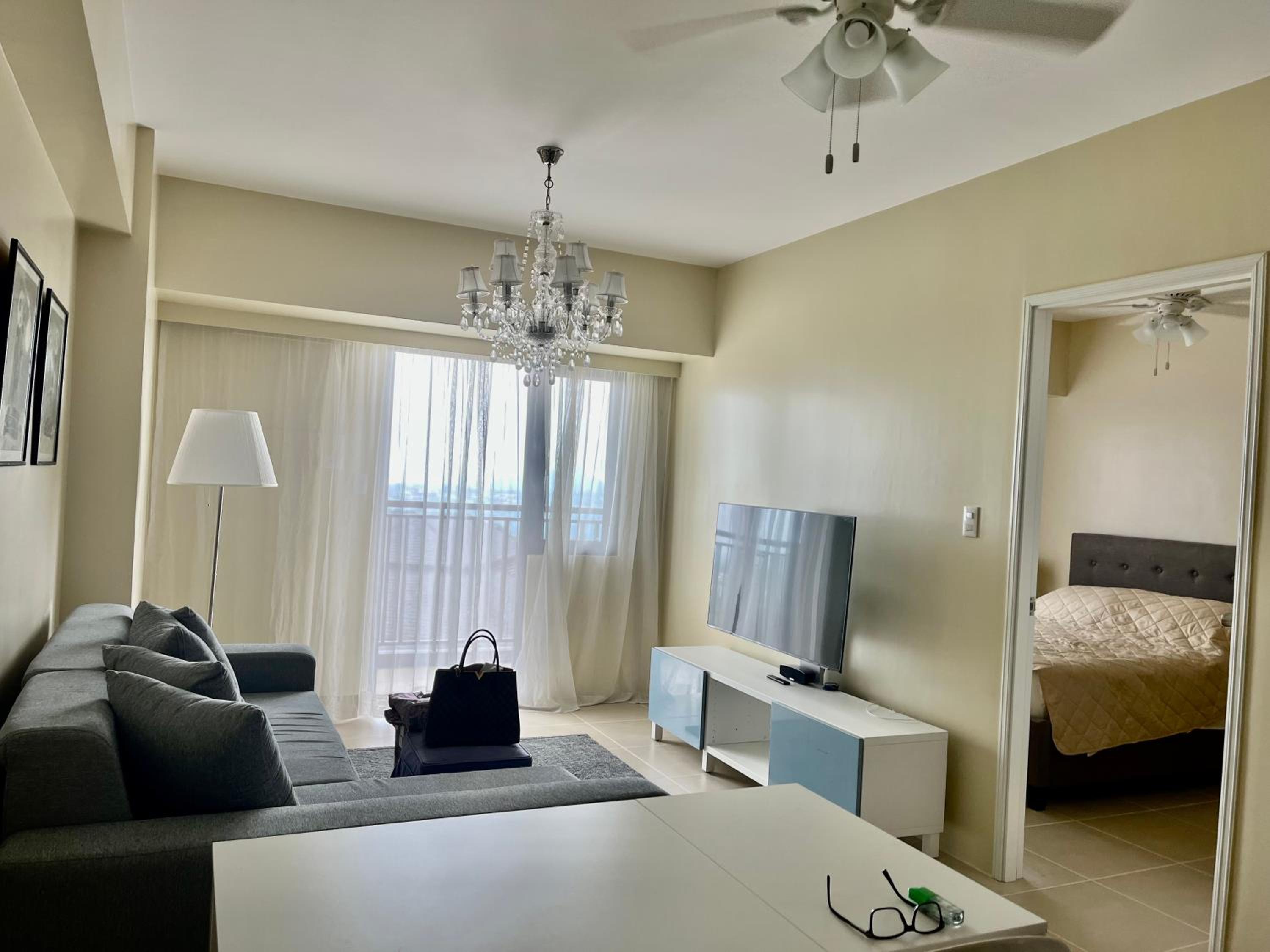 One-Bedroom Apartment photo 2