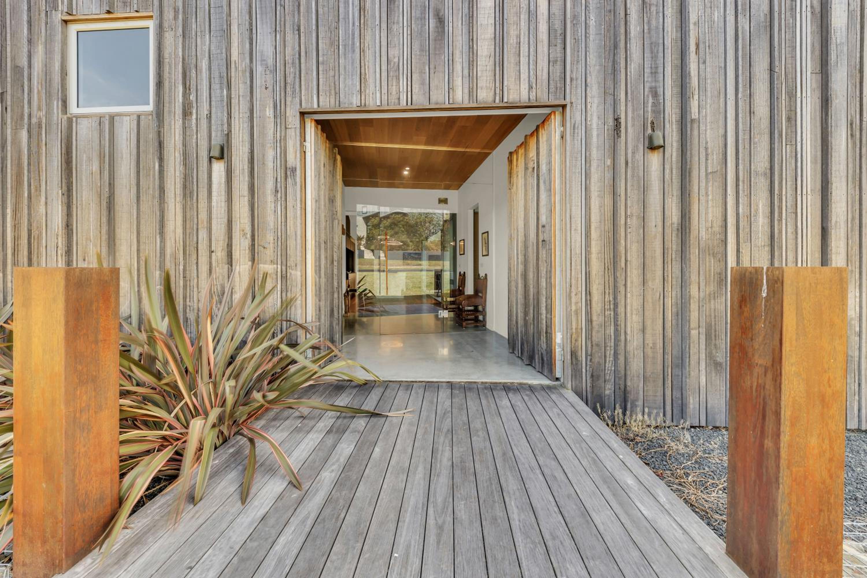 Three-Bedroom House photo 2