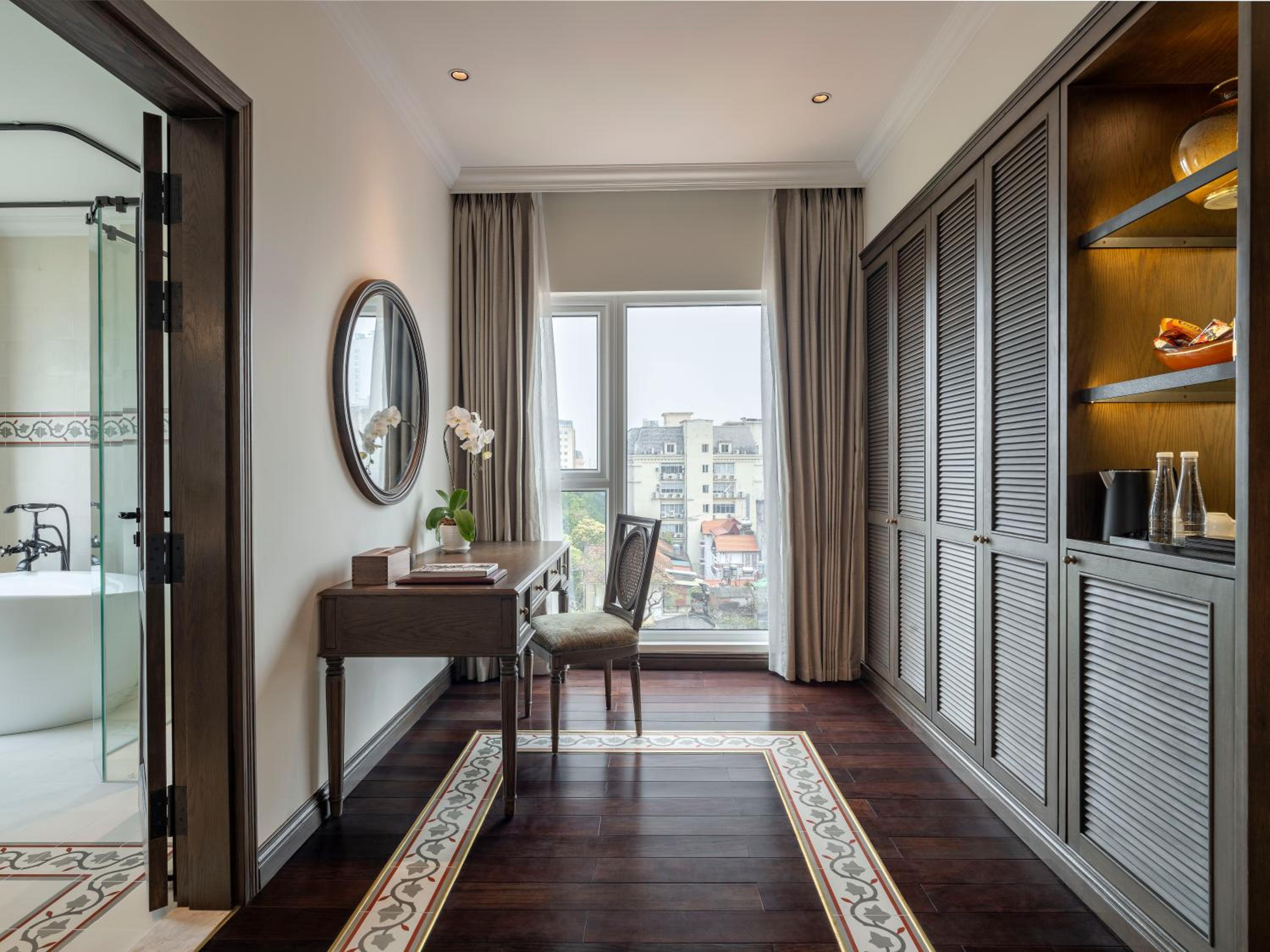Executive Suite