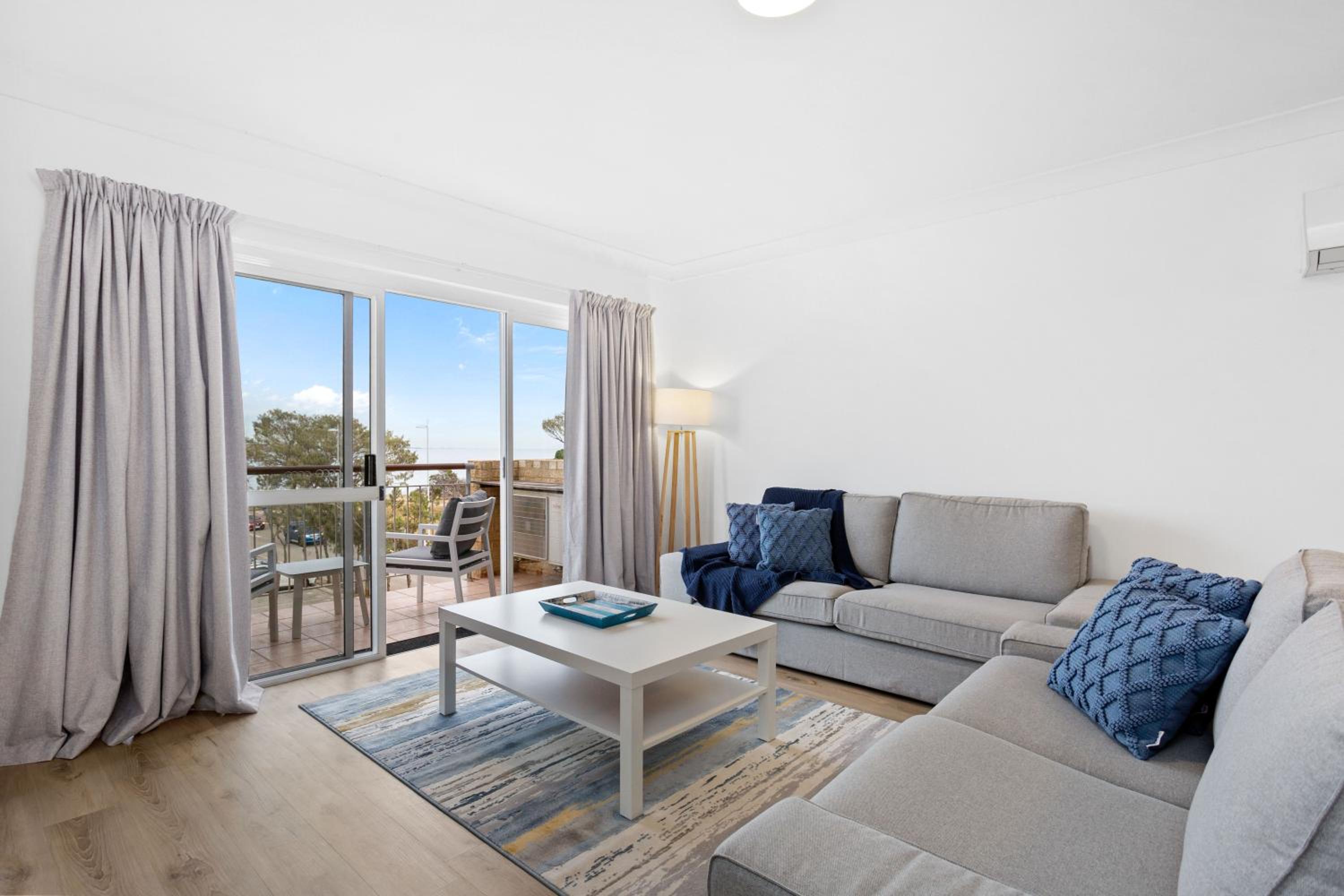 Premium 2 Bedroom 2nd Floor Oceanview Apartment (Stair Access Only) photo 2