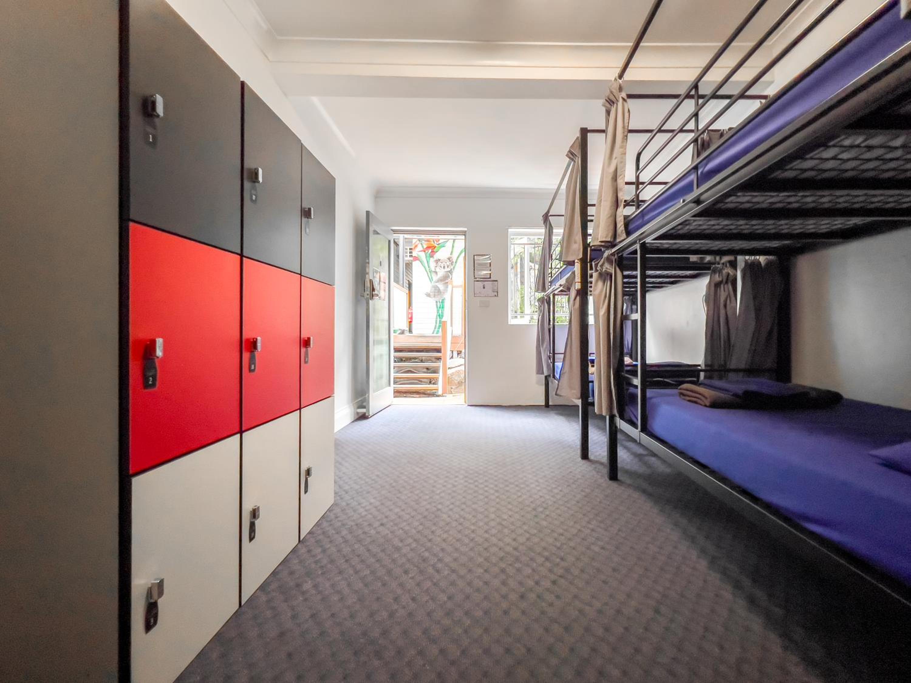 Bed in 8-Bed Mixed Dormitory Room with Shared Bathroom
