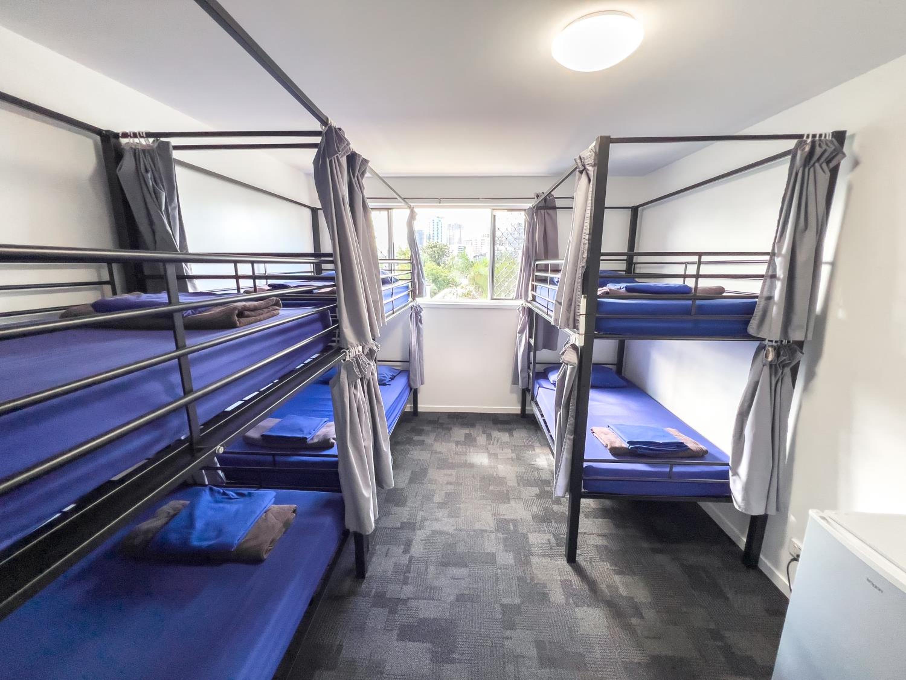 Bed in 6-Bed Mixed Dormitory Room with Private Bathroom