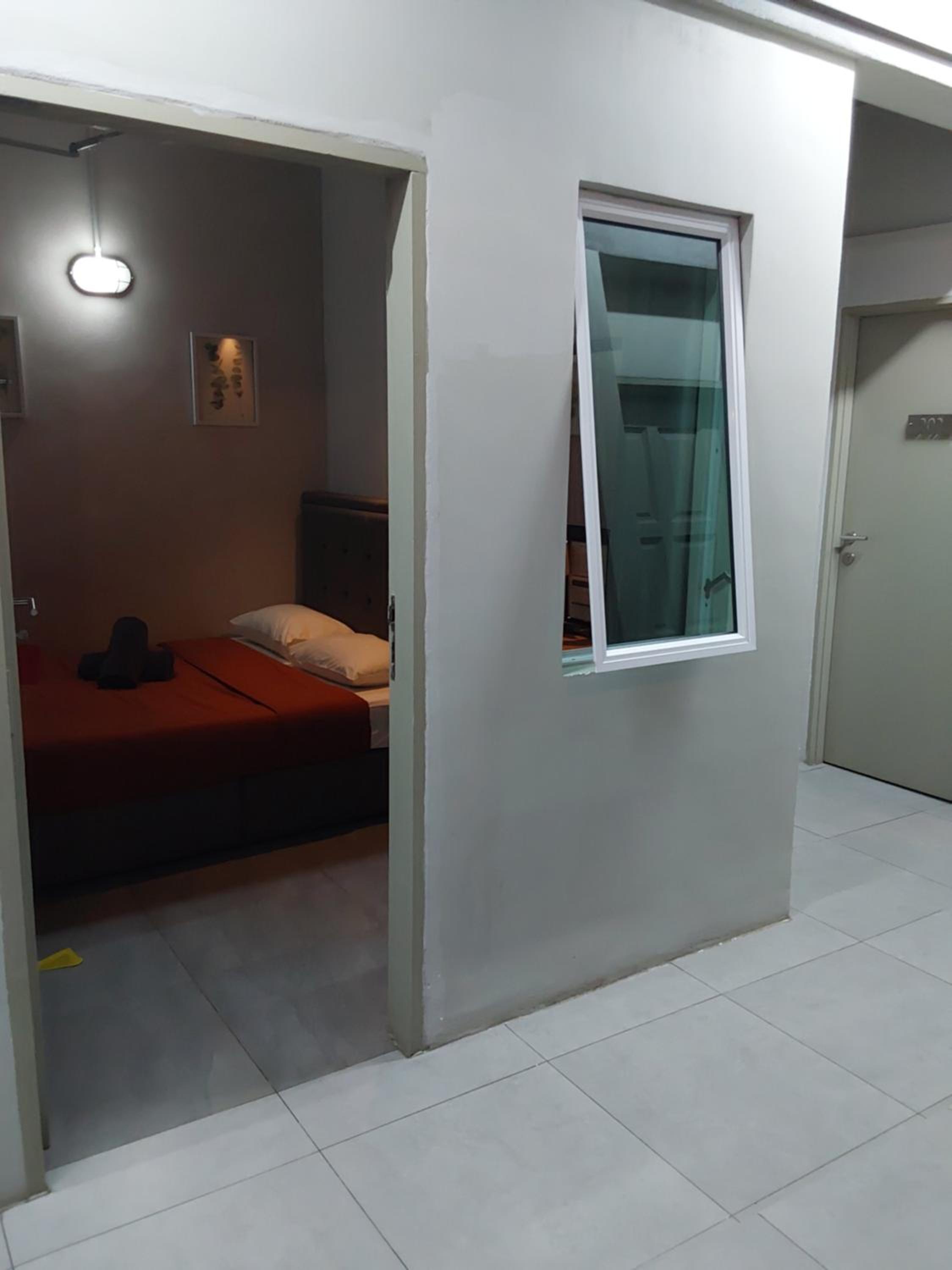 Double Room with Shared Bathroom photo 2