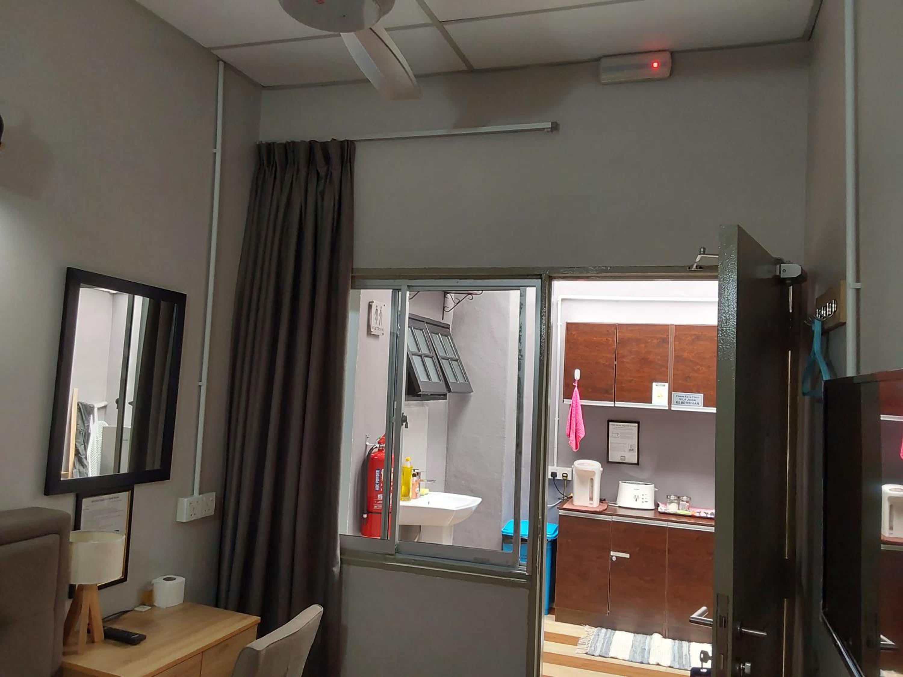 Double Room with Shared Bathroom photo 3