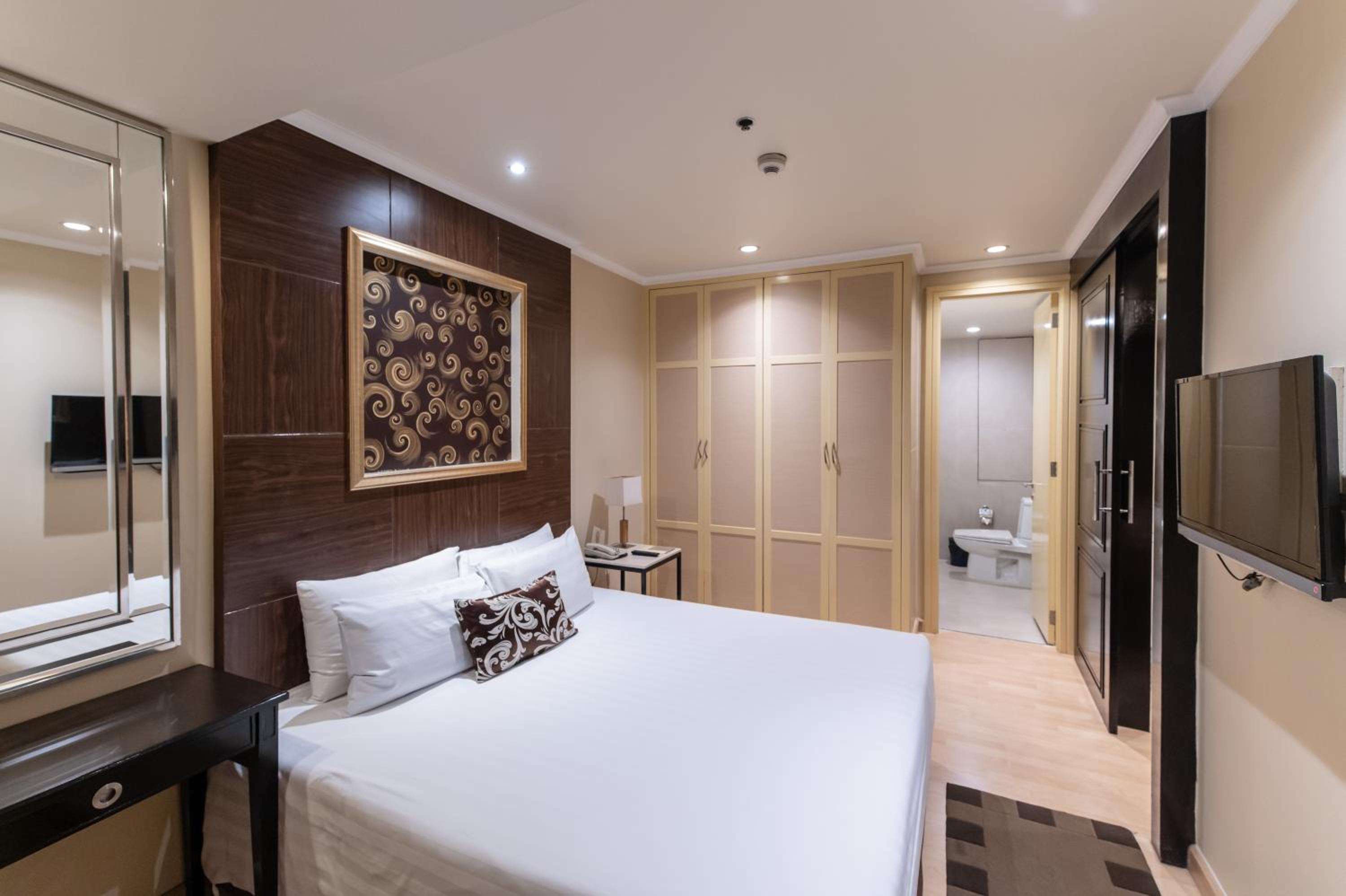 Admiral One-Bedroom Suite photo 3