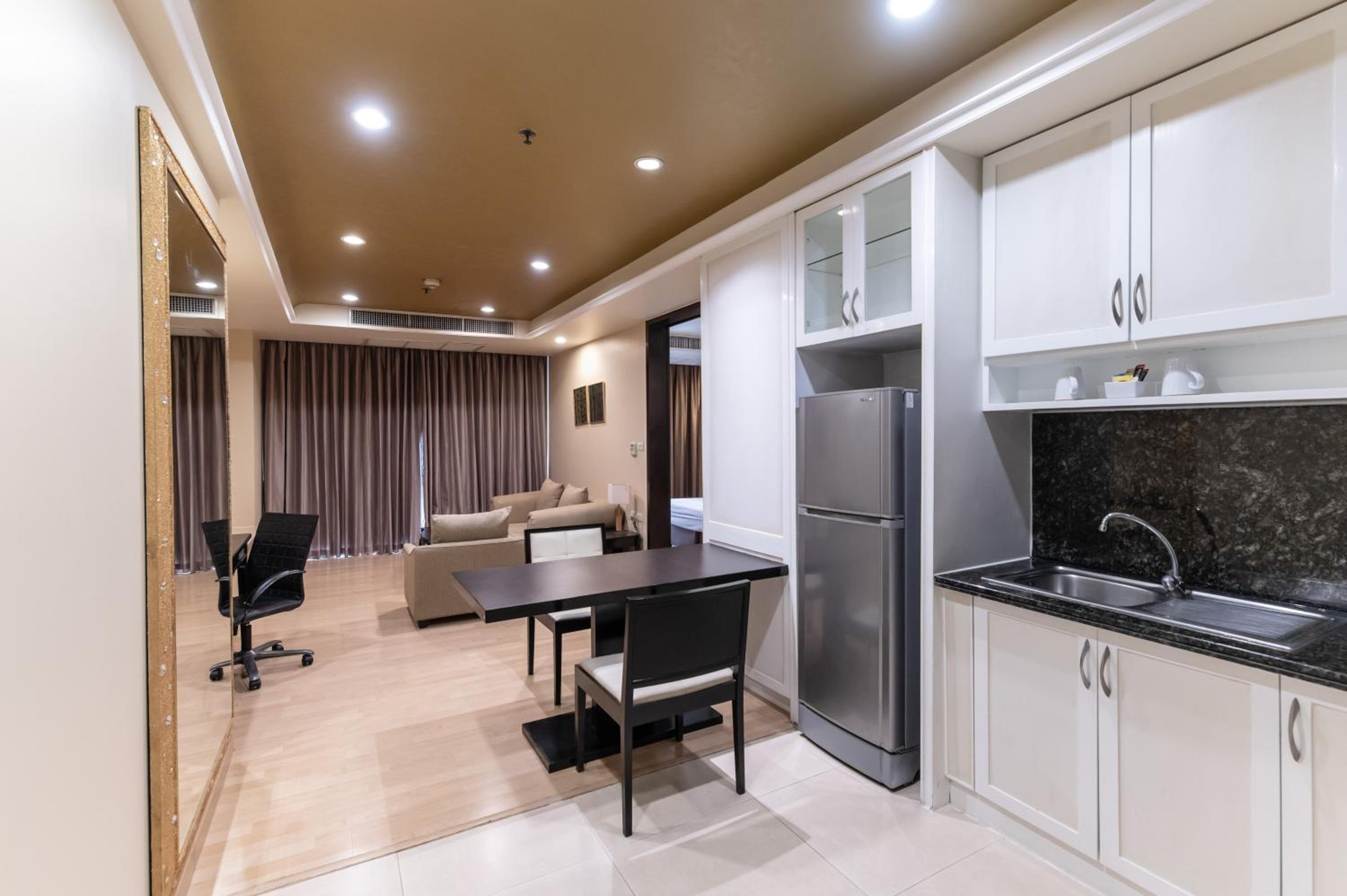 Admiral One-bedroom Plus photo 3