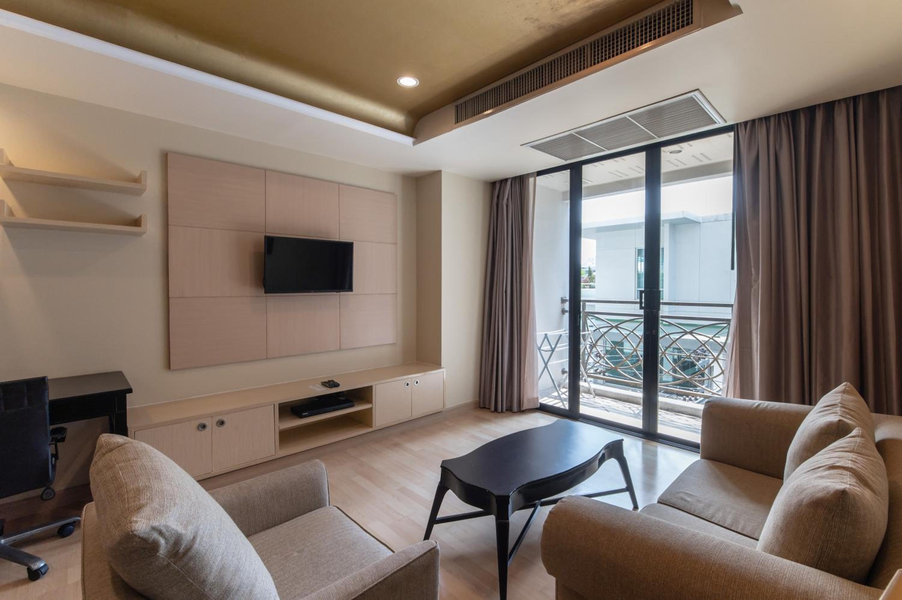 Admiral One-bedroom Plus photo 2