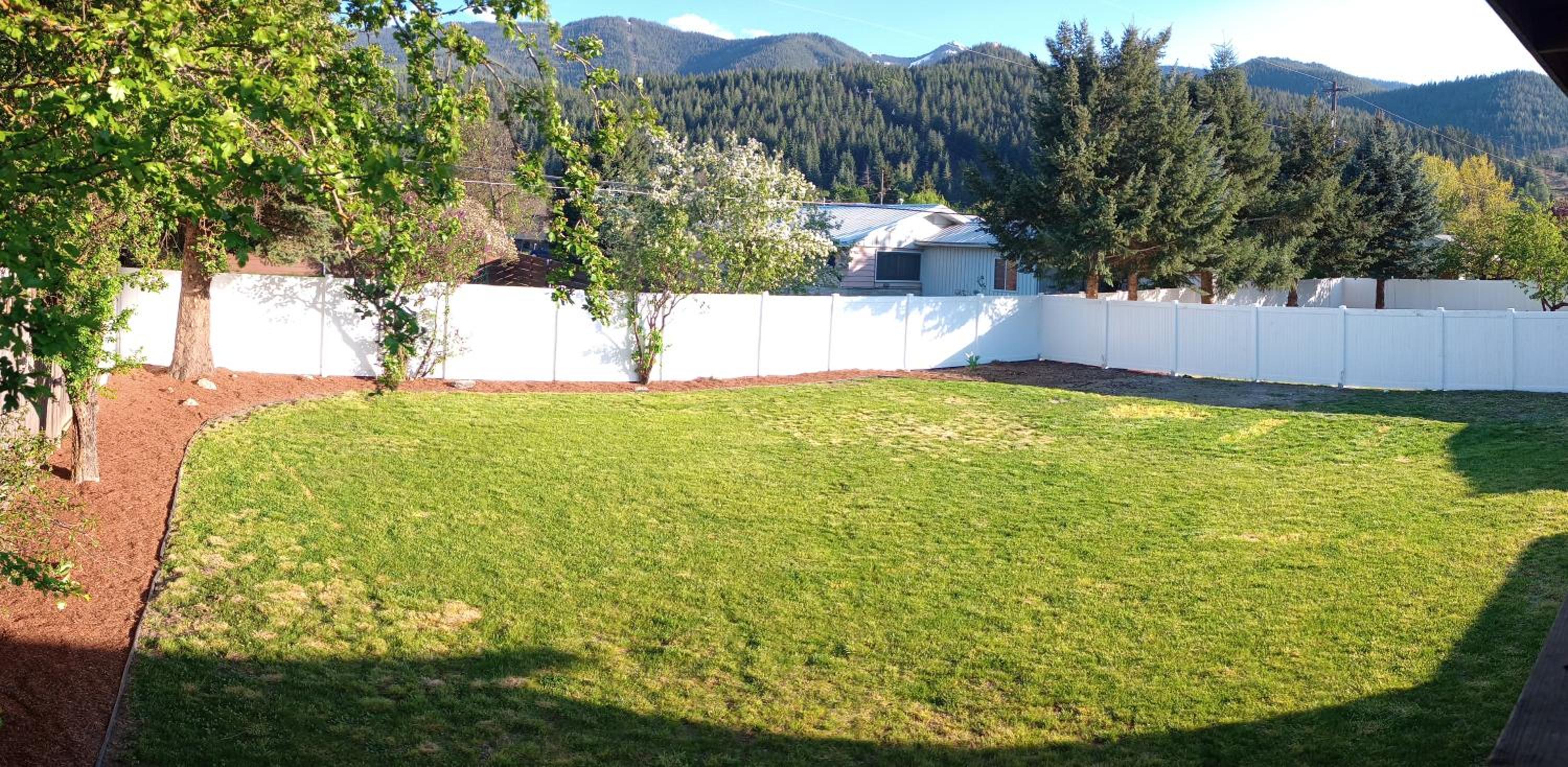 Four-Bedroom House - Photo 24