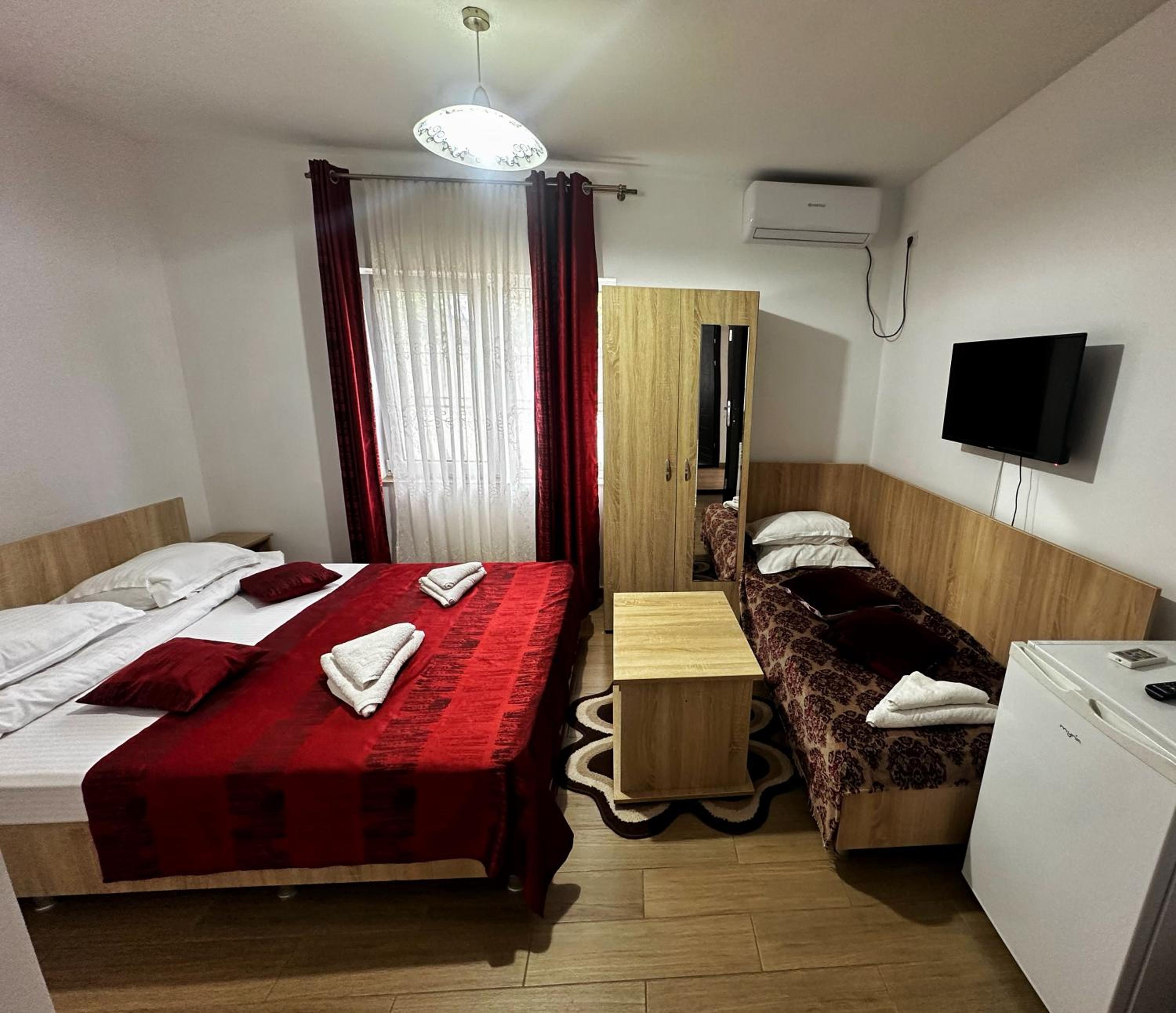 Triple Room with Private Bathroom photo 2
