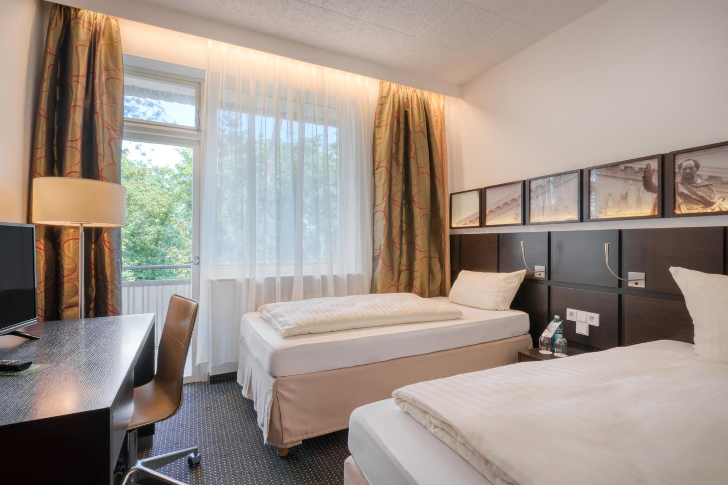 Deluxe Twin Room - Photo 1