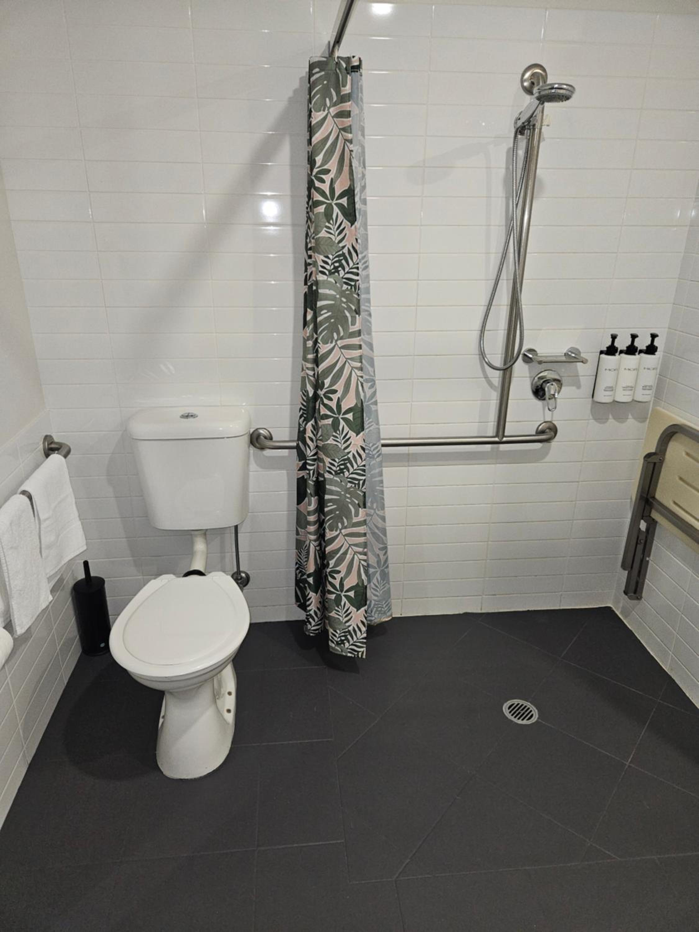 One-Bedroom Accessible Apartment - Photo 9