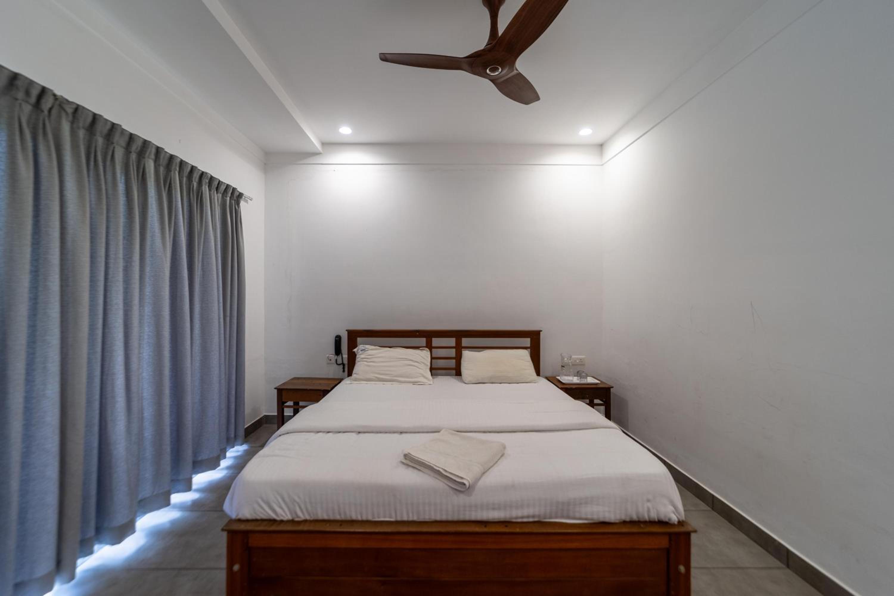 Standard Double Room - Photo 3