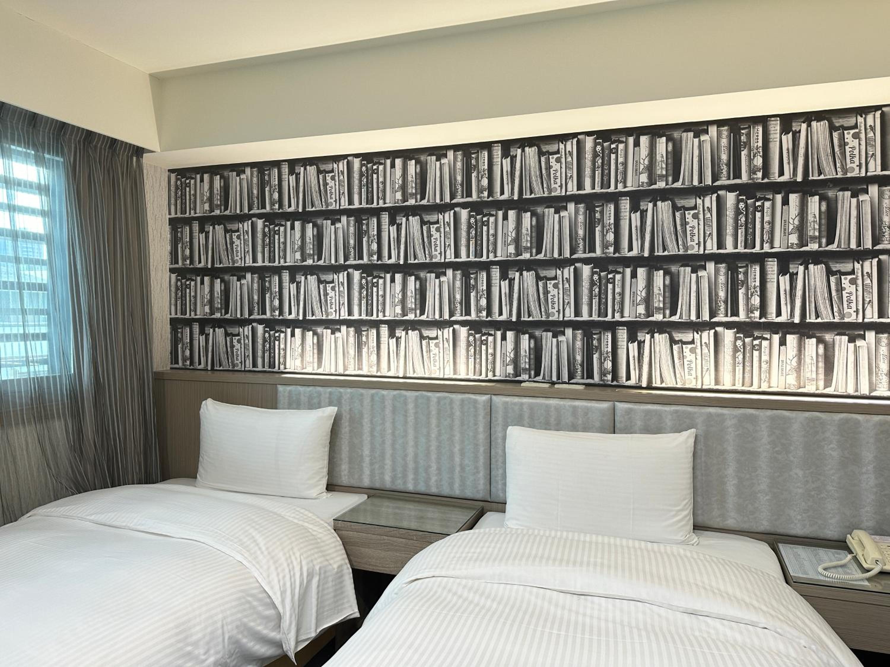 Twin Room - Photo 5