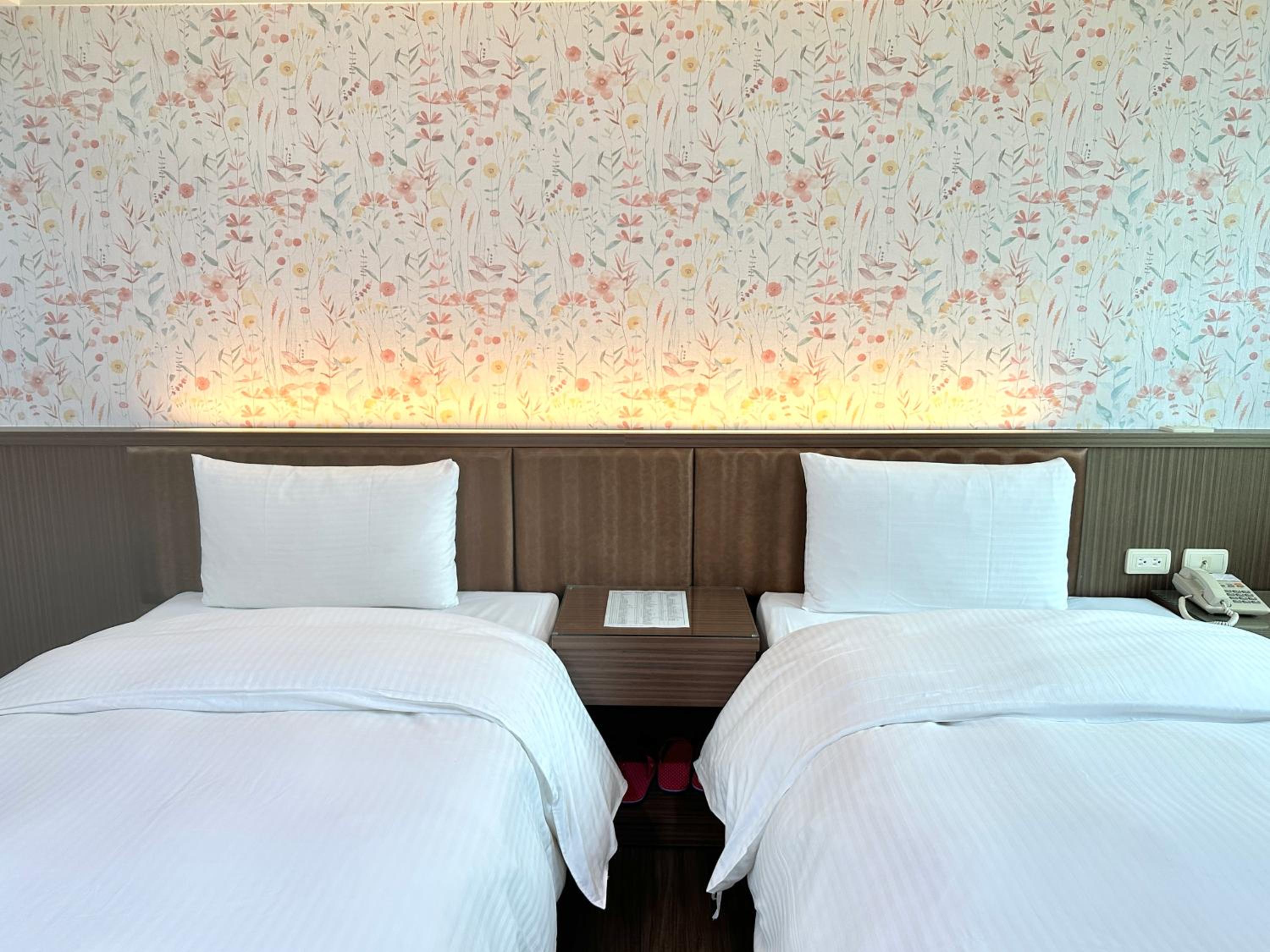 Twin Room - Photo 6