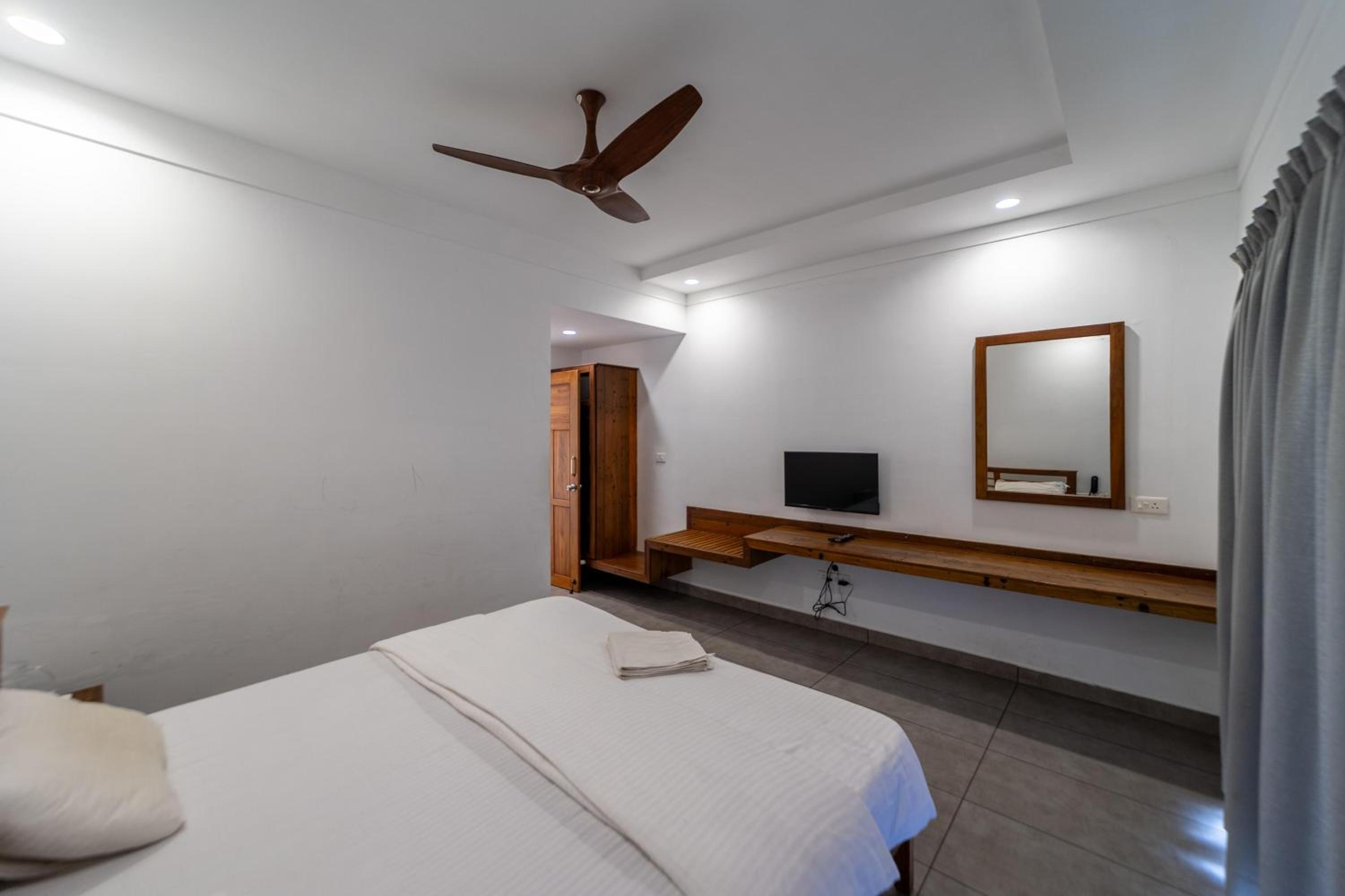 Deluxe Room - Photo 4