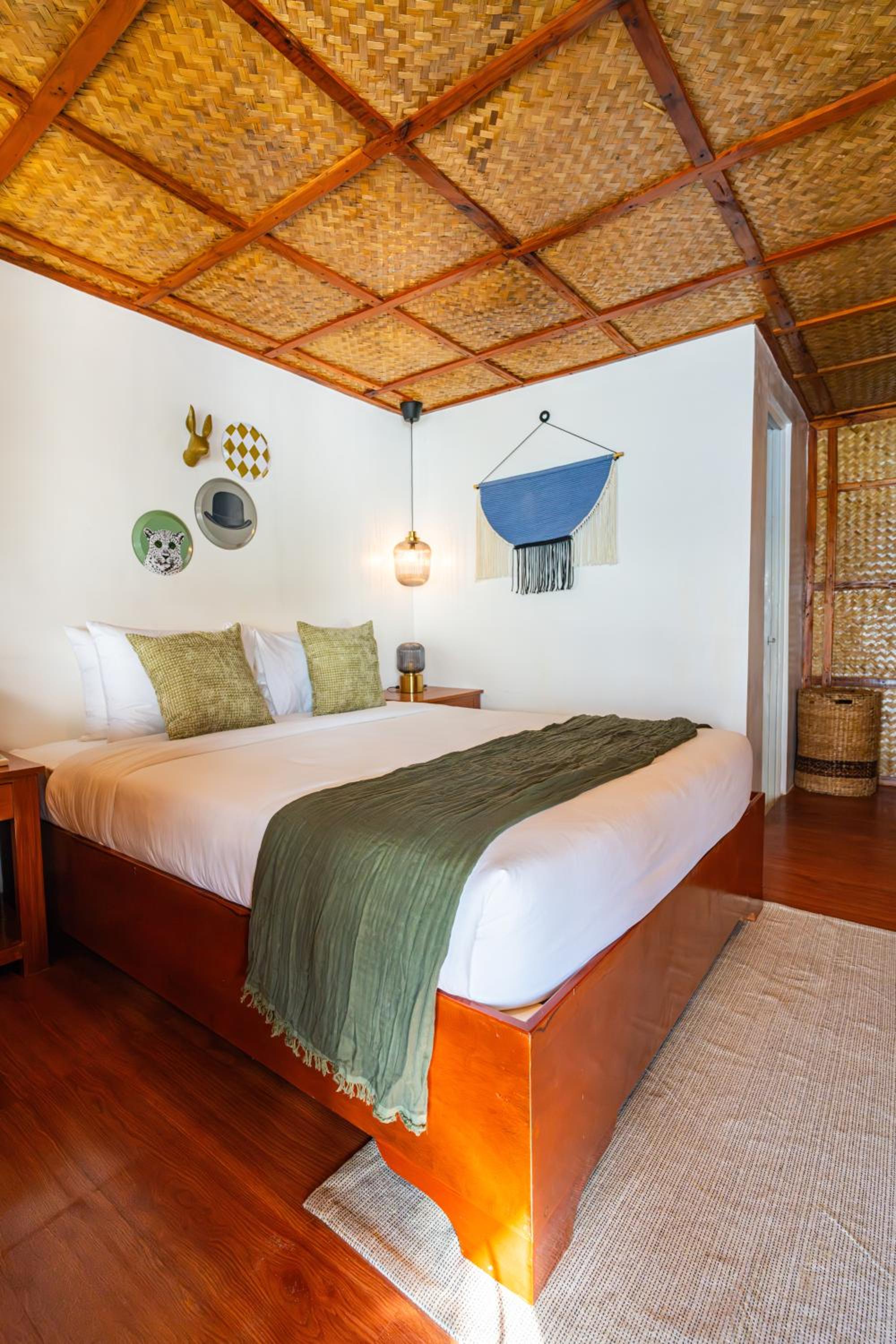 Beachfront Queen Room - Photo 8