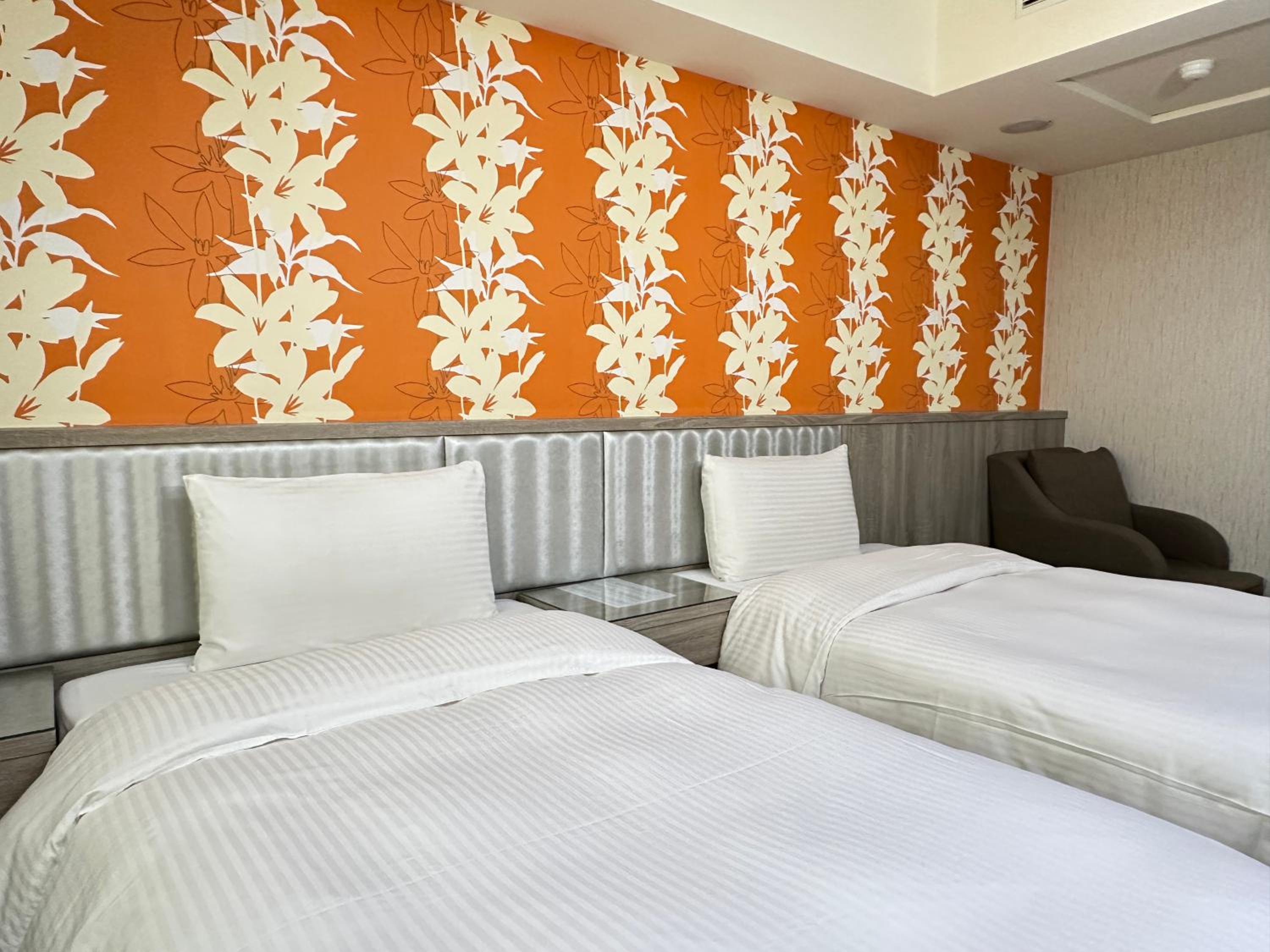 Twin Room - Photo 4