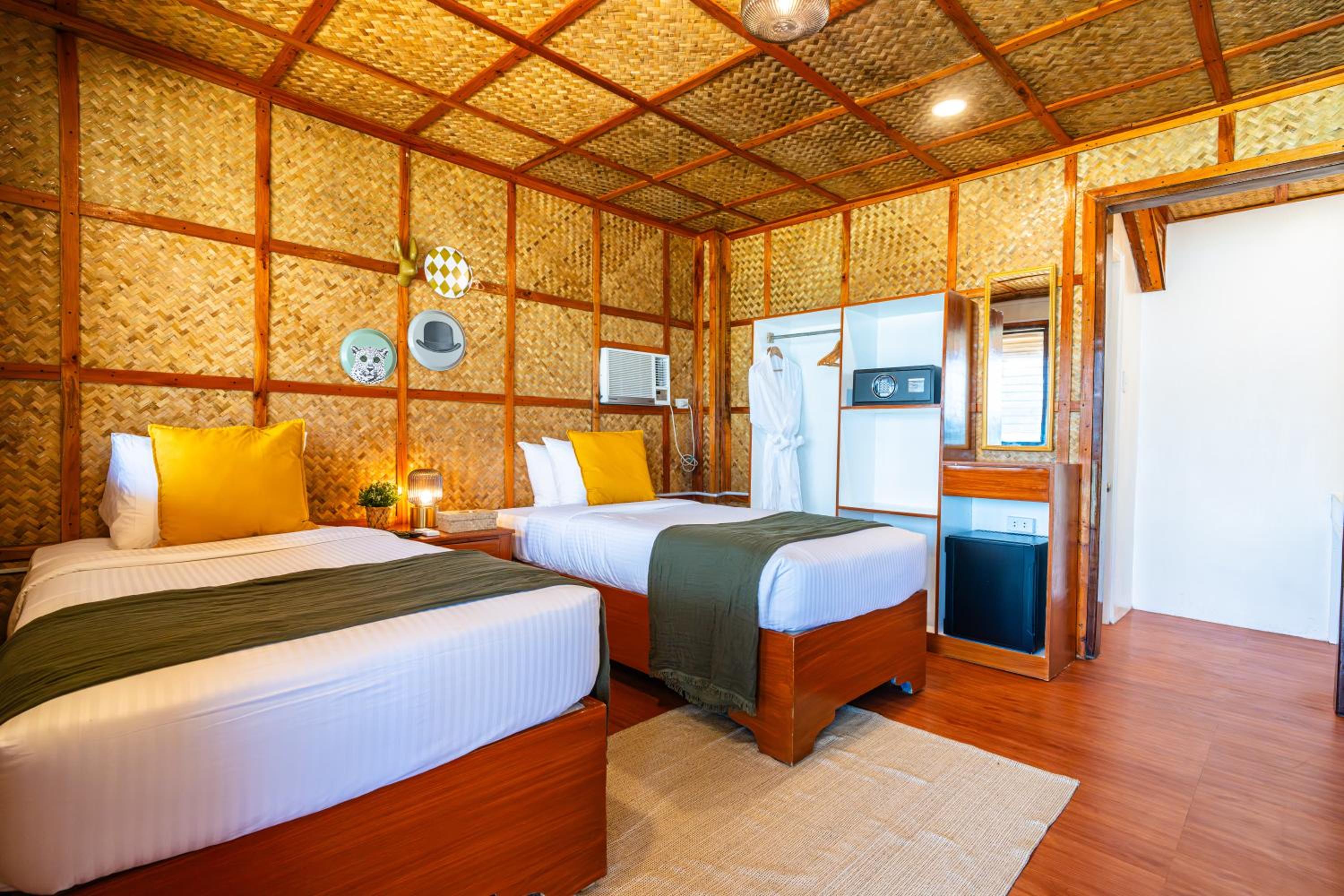 Beachfront Twin Room - Photo 11