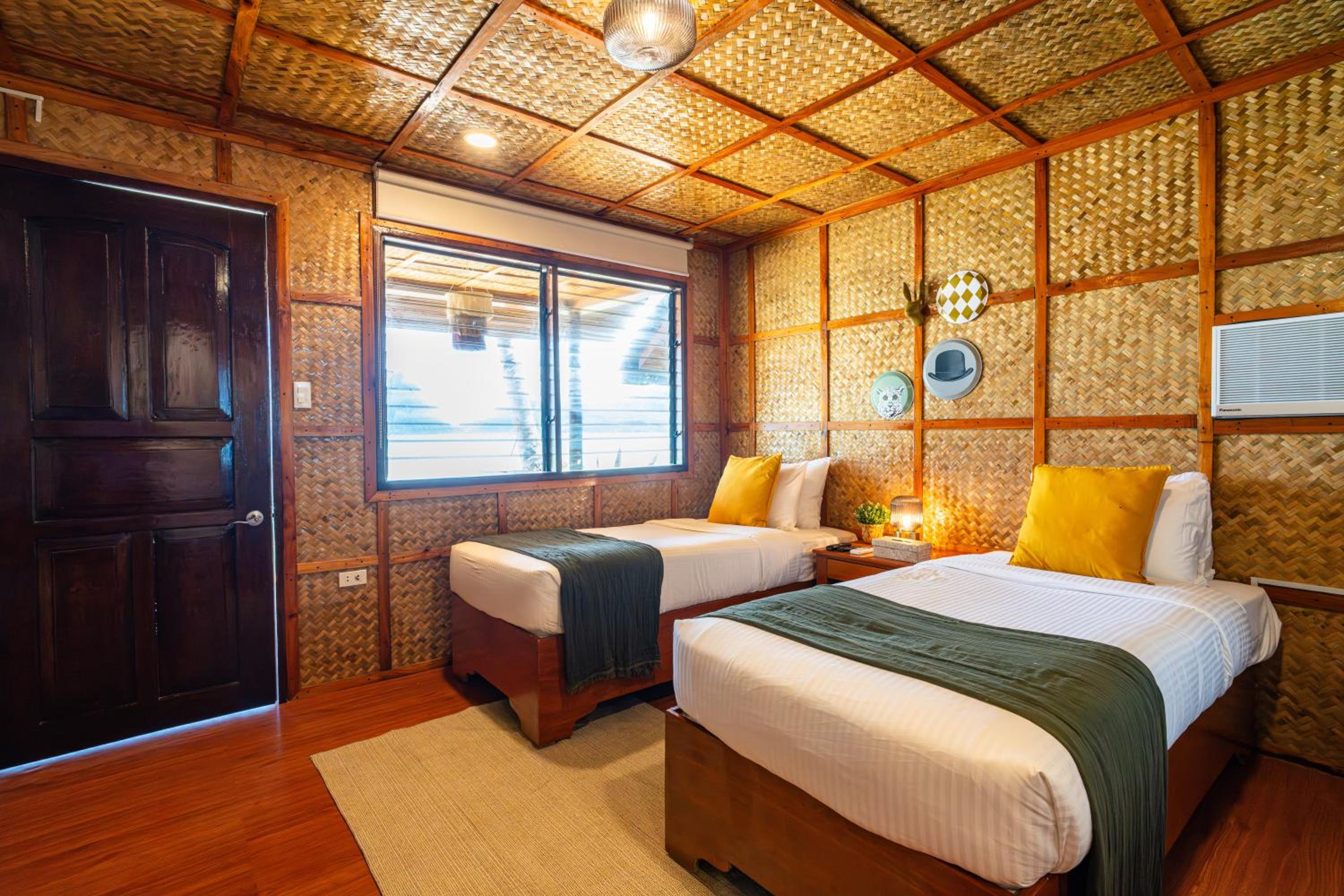 Beachfront Twin Room - Photo 12