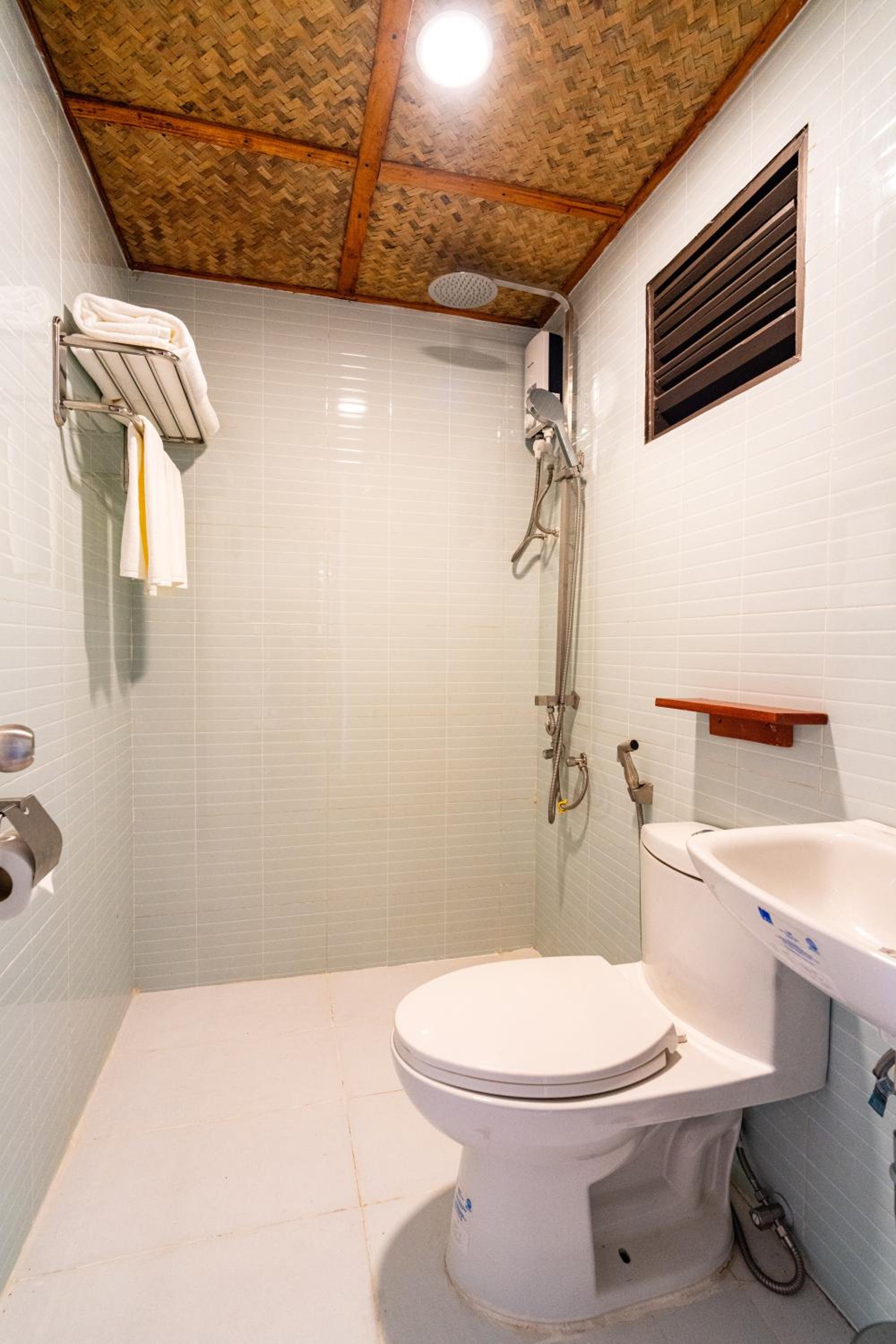 Beachfront Twin Room - Photo 15