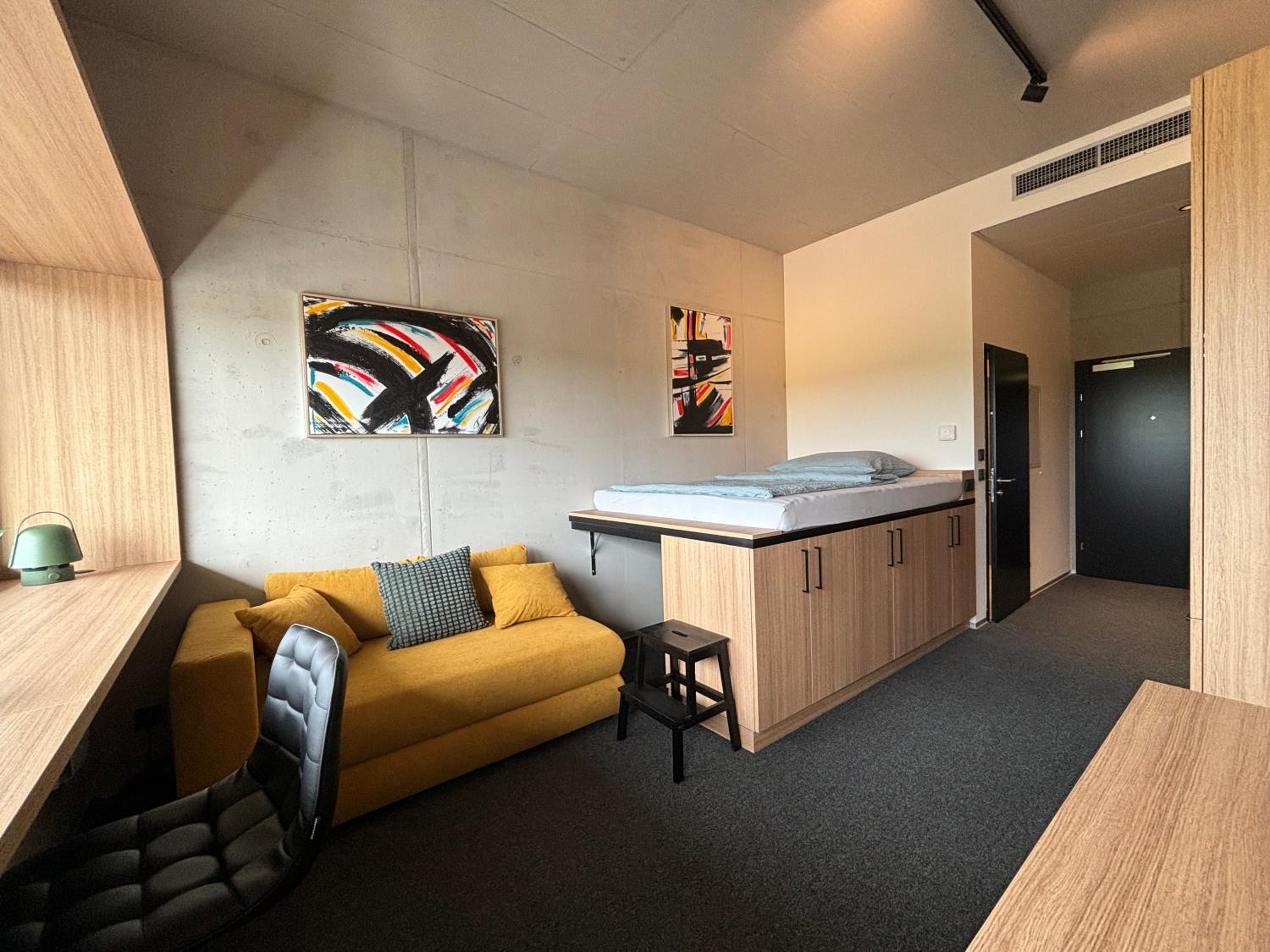 One-Bedroom Apartment with View photo 1
