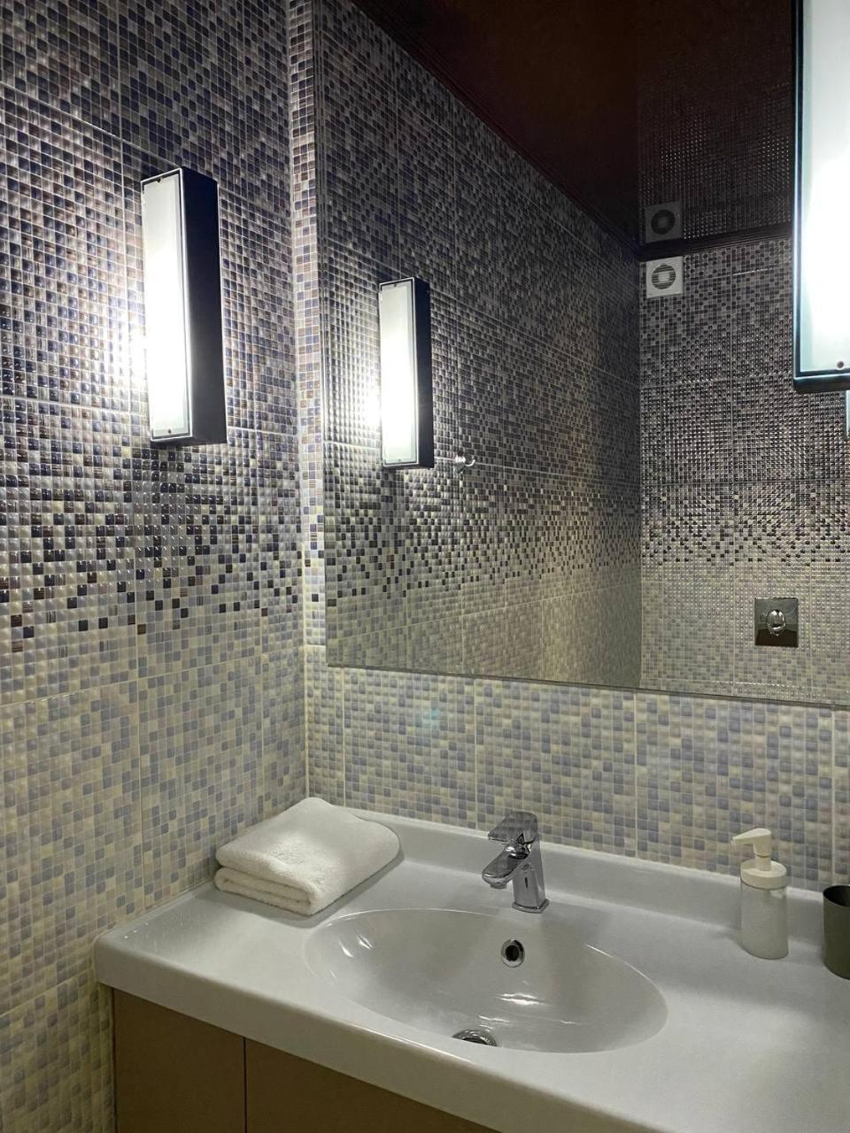 Superior King Suite photo 3