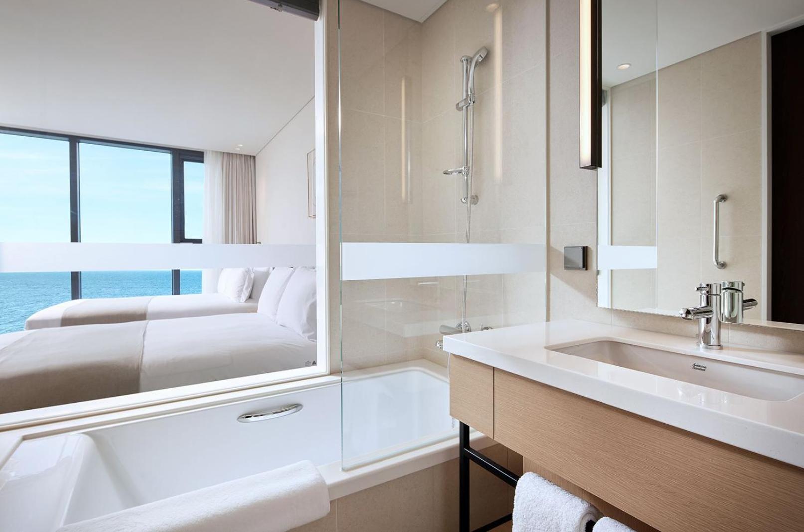 Premier Family Double Ocean View - Photo 2