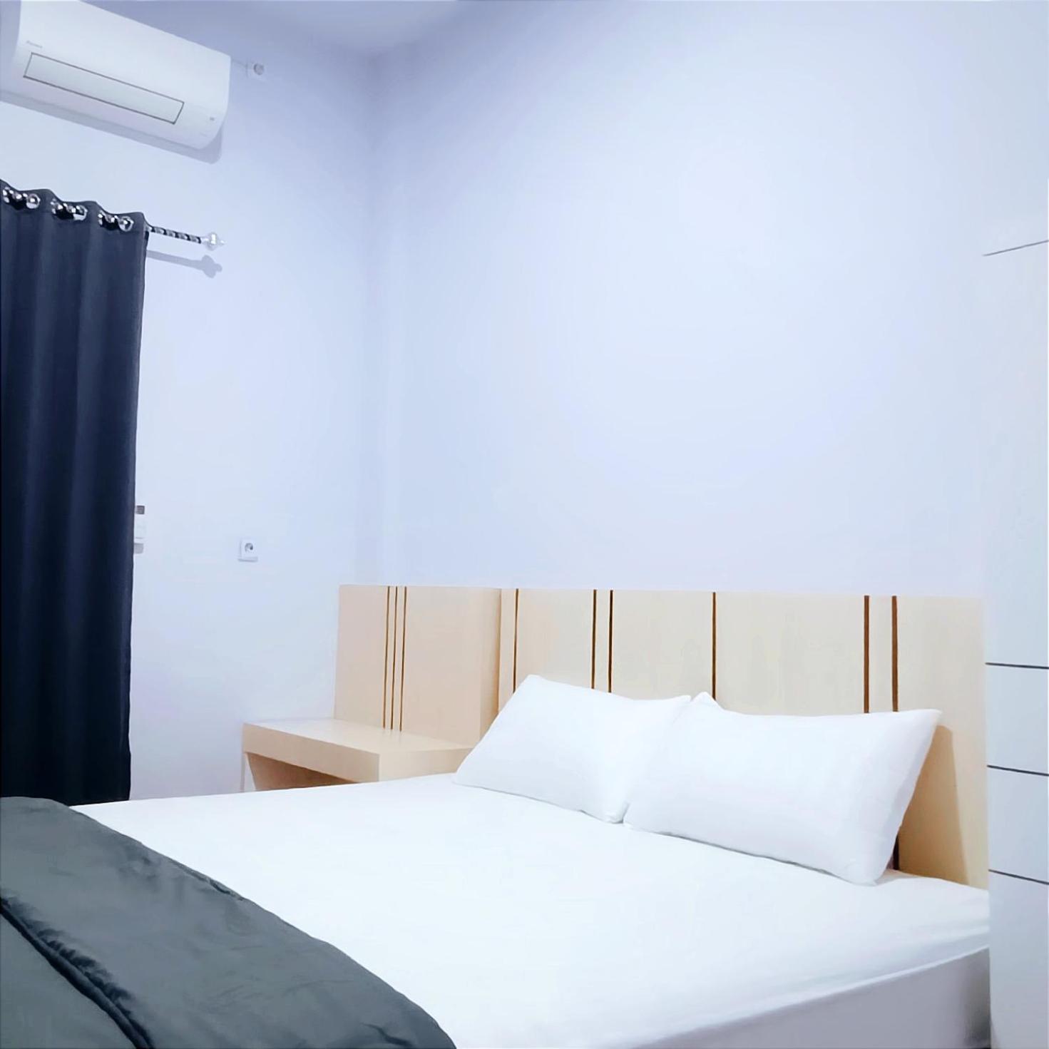 Deluxe Double Room (2 Adults + 1 Child) photo 1