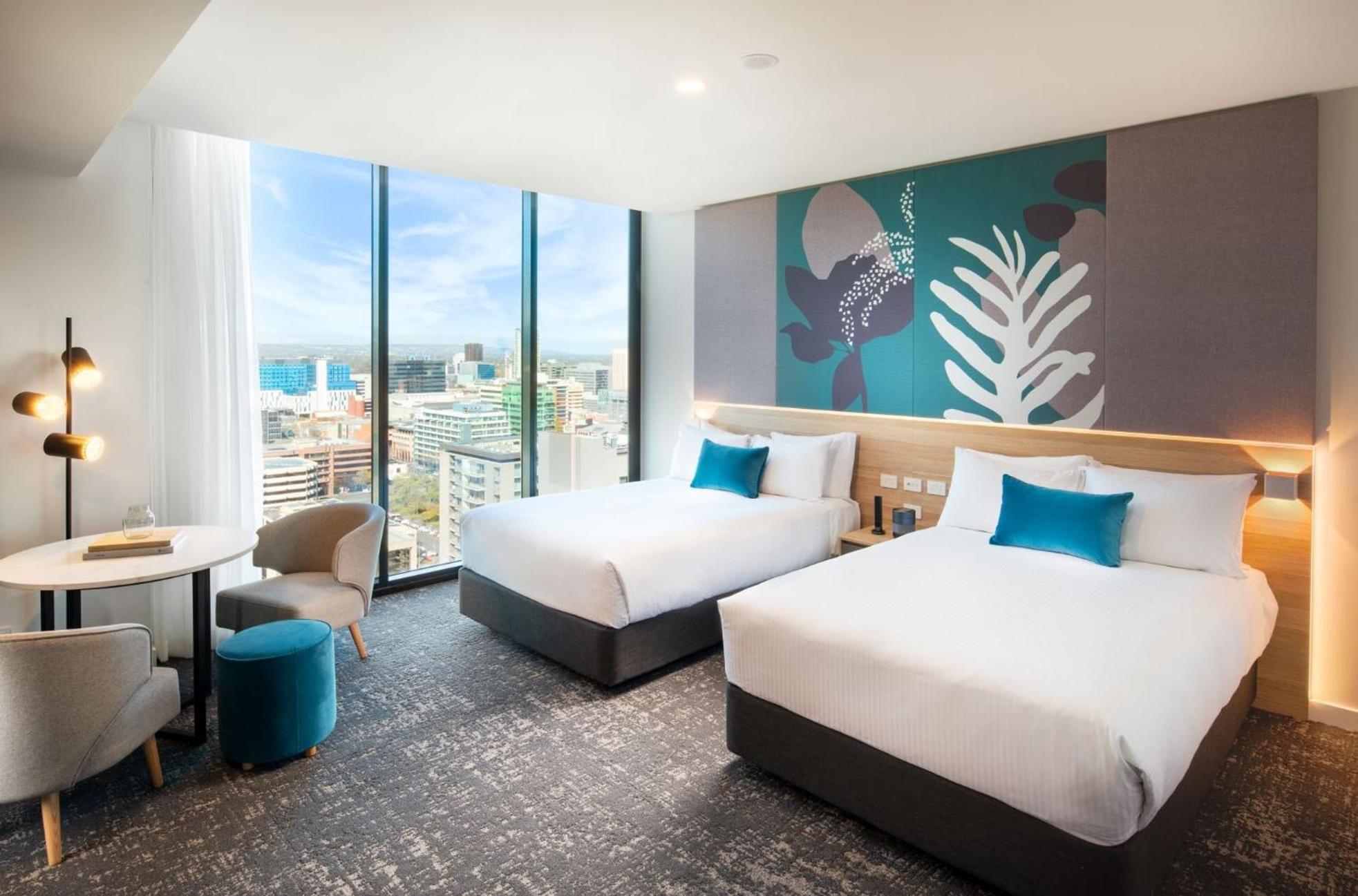 Premium Double Room with Two Double Beds and City View - Photo 5