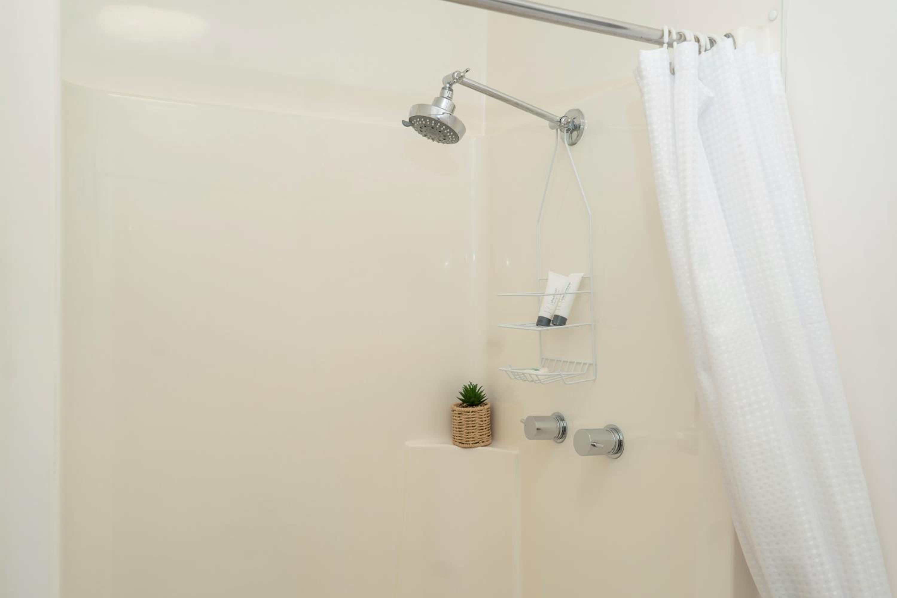 Budget Ensuite Cabin - 4B photo 2