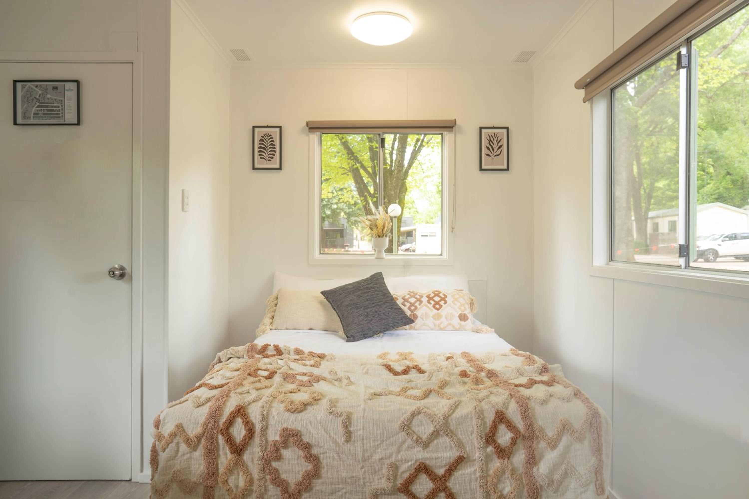 Budget Ensuite Cabin - 4B photo 1