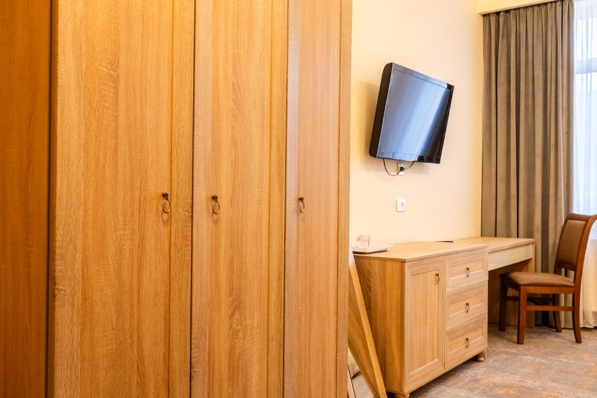 Double Room - Photo 4