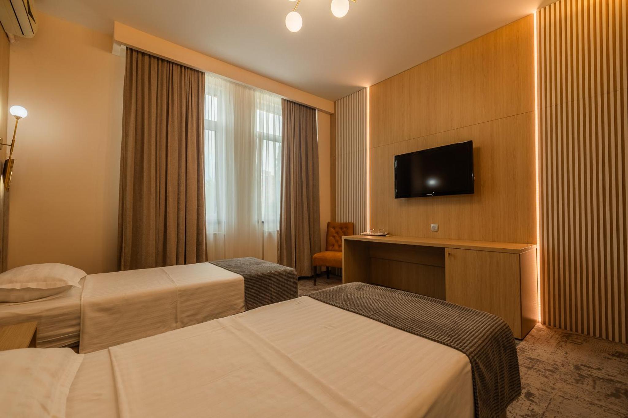 Twin Room - Photo 2
