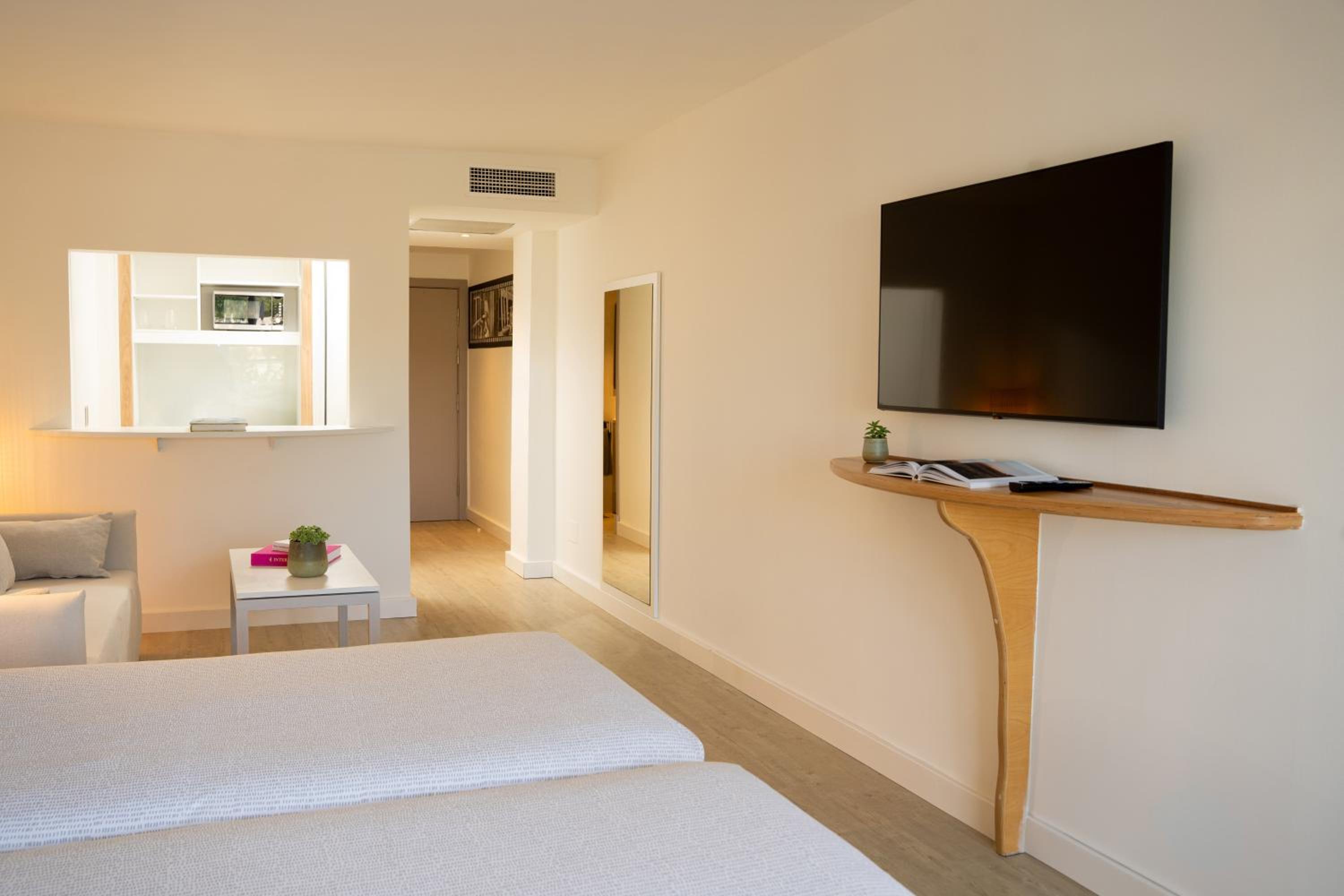The Loft Junior Suite thumbnail 6