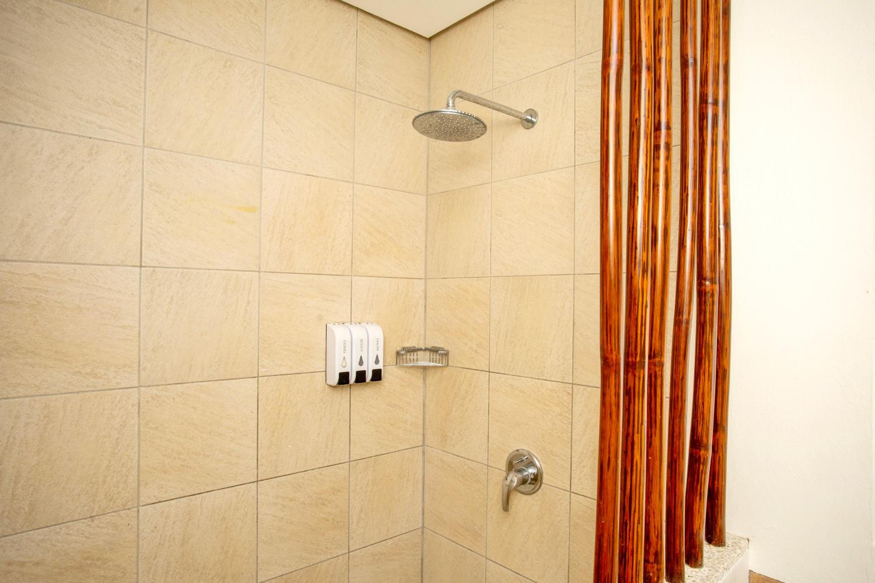 2 Bedroom Penthouse with Jacuzzi photo 2
