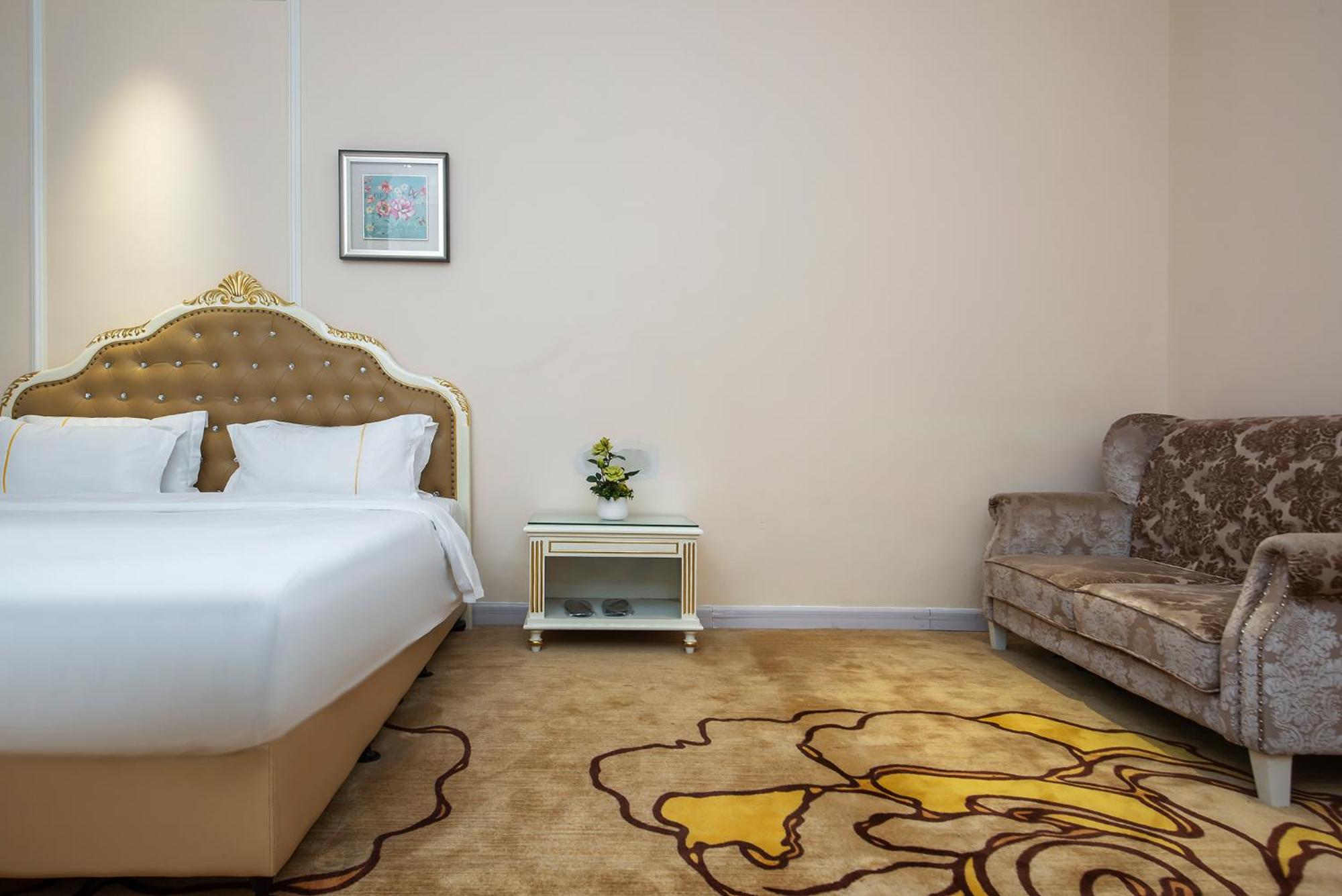 Standard Queen Room photo 3