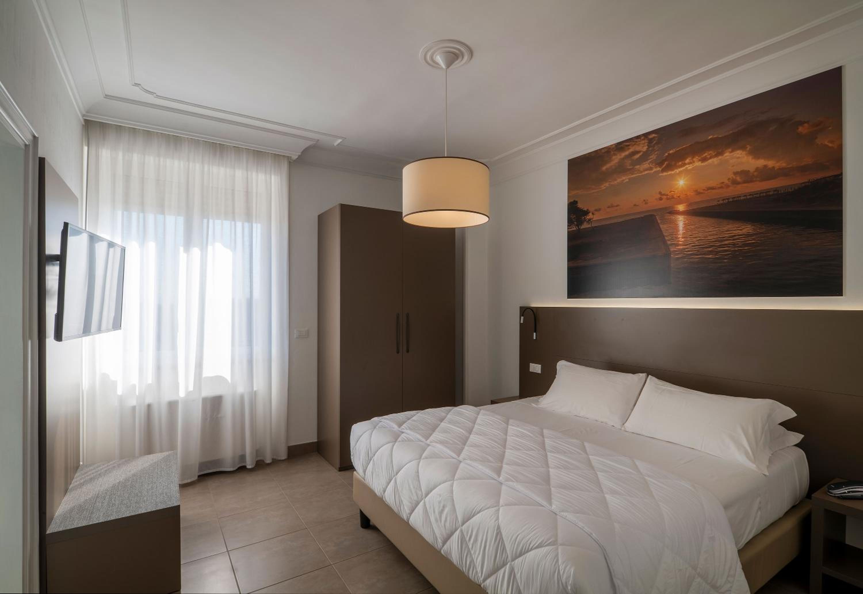 Deluxe Double or Twin Room - Photo 7