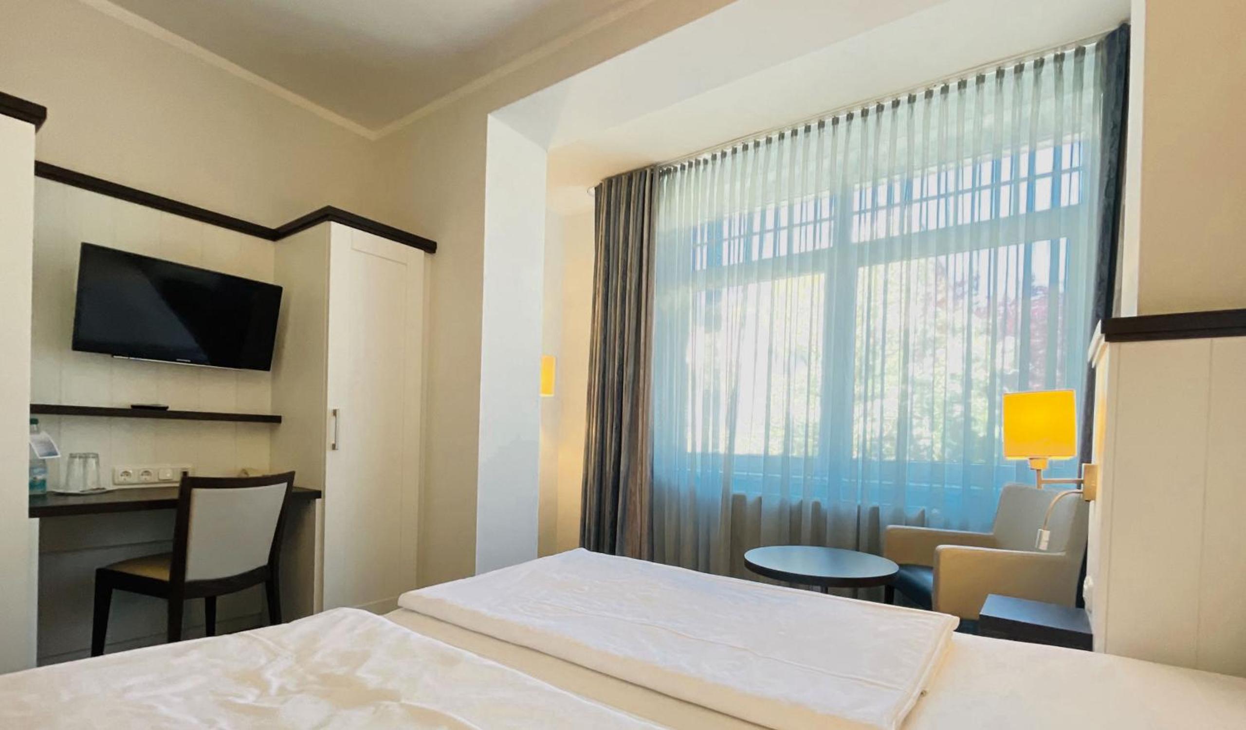 Maritim Double Room - Photo 1