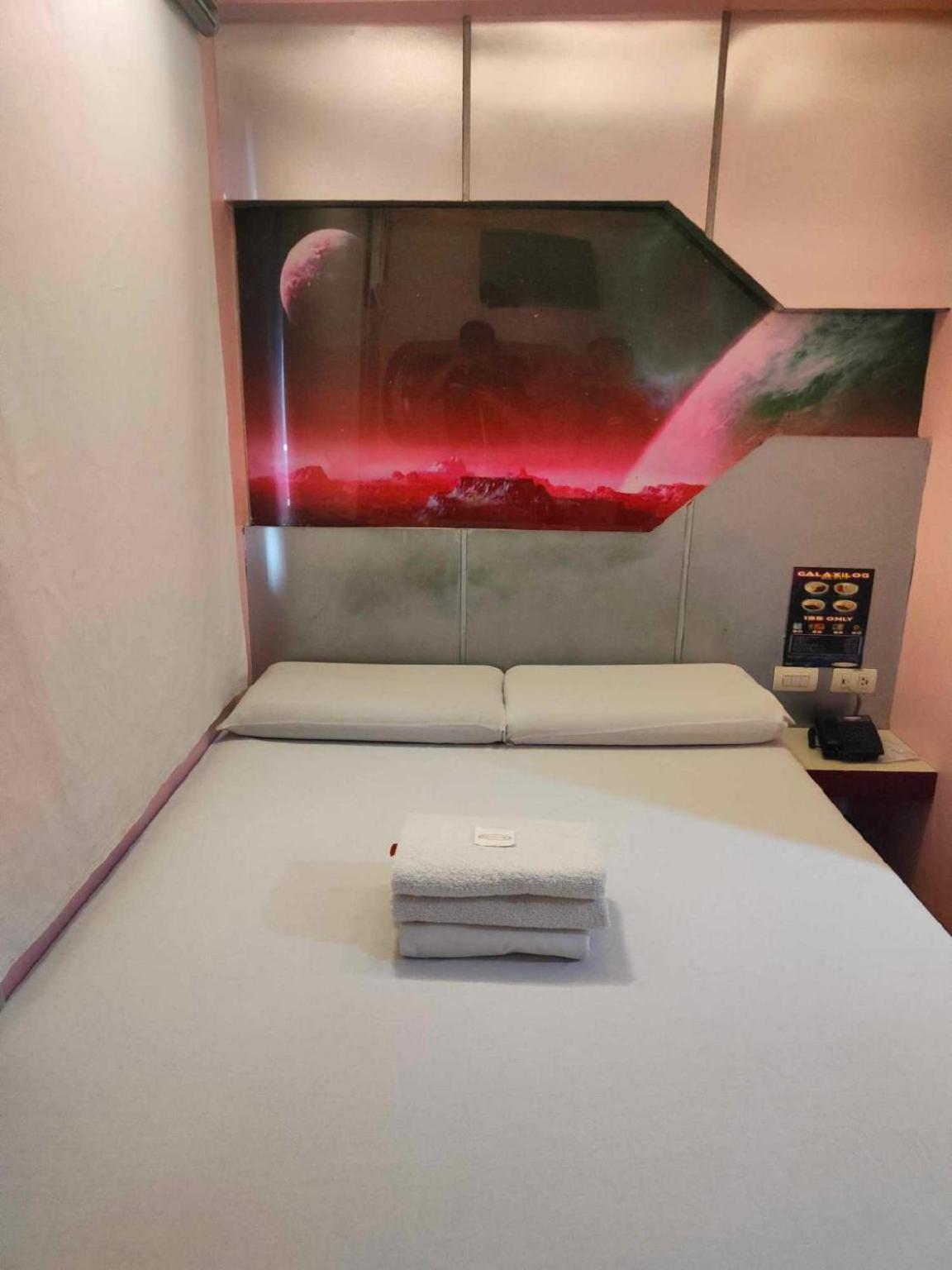 Deluxe Room (No Window) - Photo 1