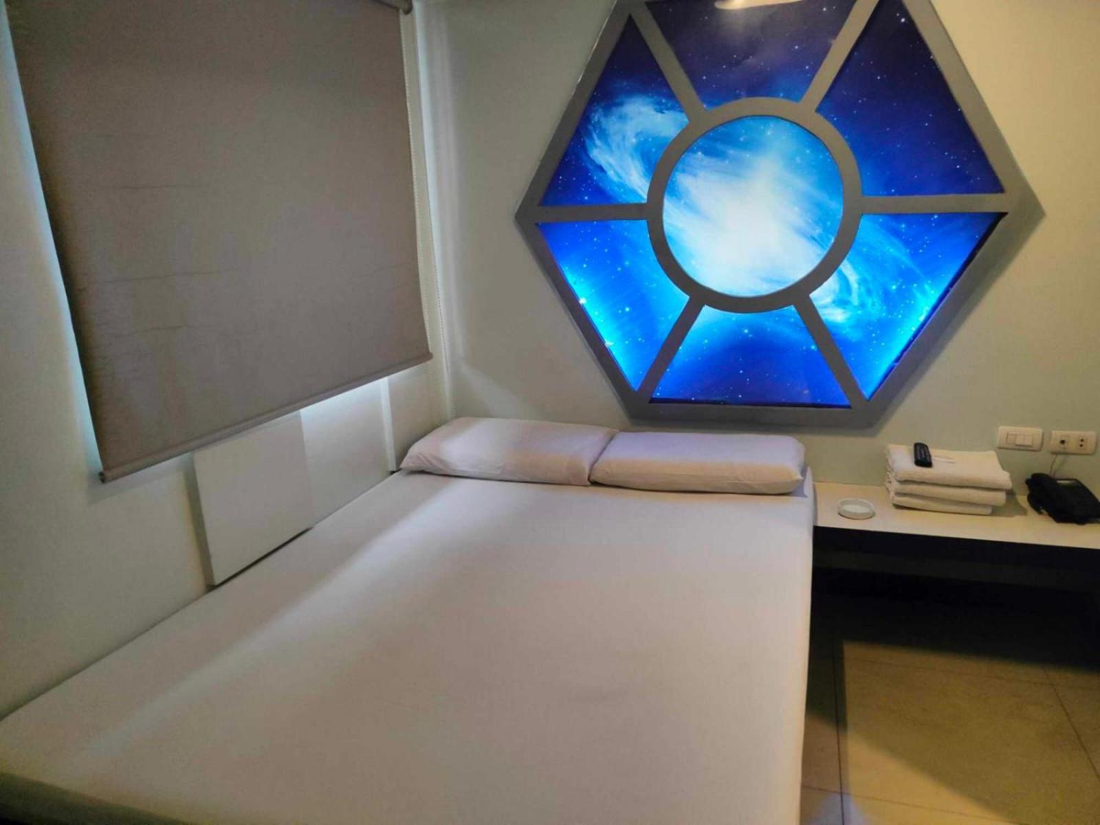 Deluxe Room (No Window) - Photo 3