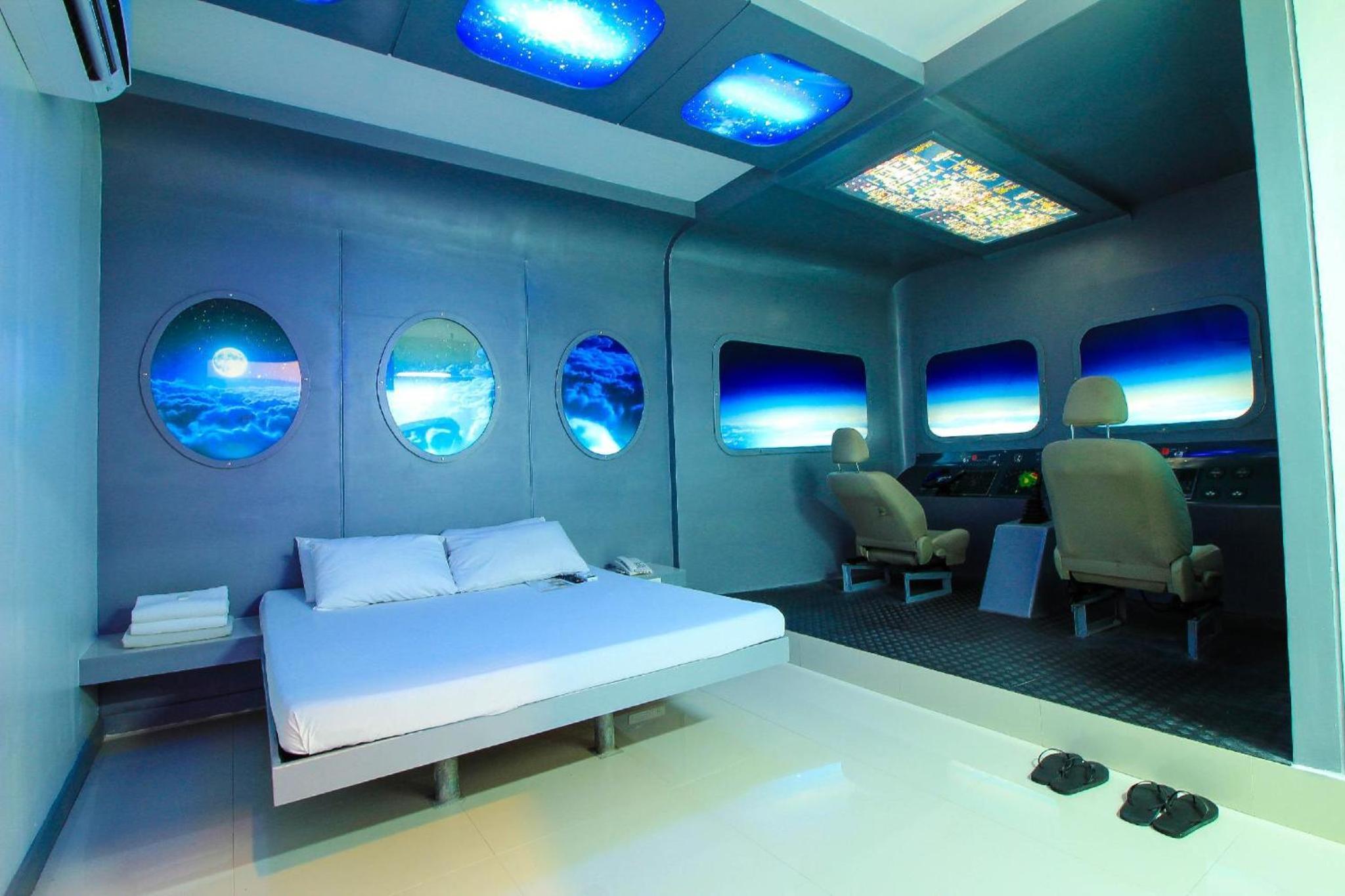 VIP Room - Photo 1