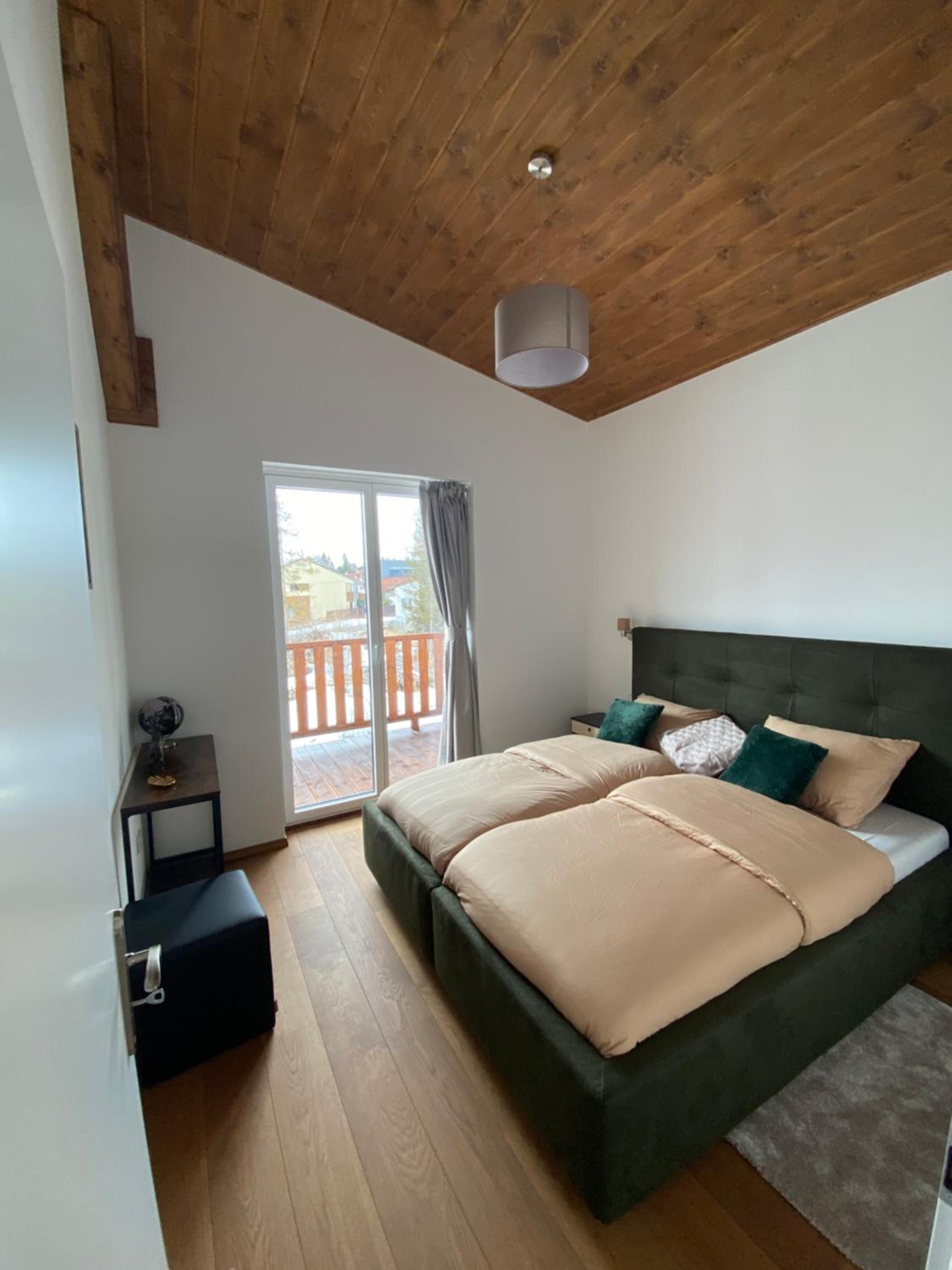 One-Bedroom Apartment photo 1