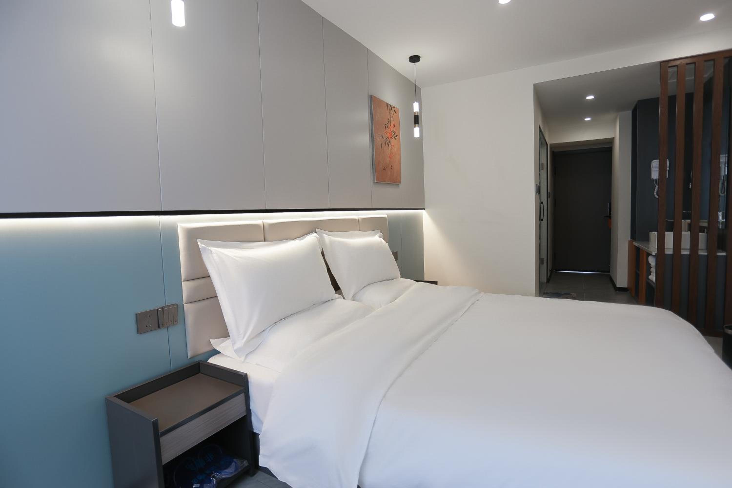 King Room with Mountain View photo 1