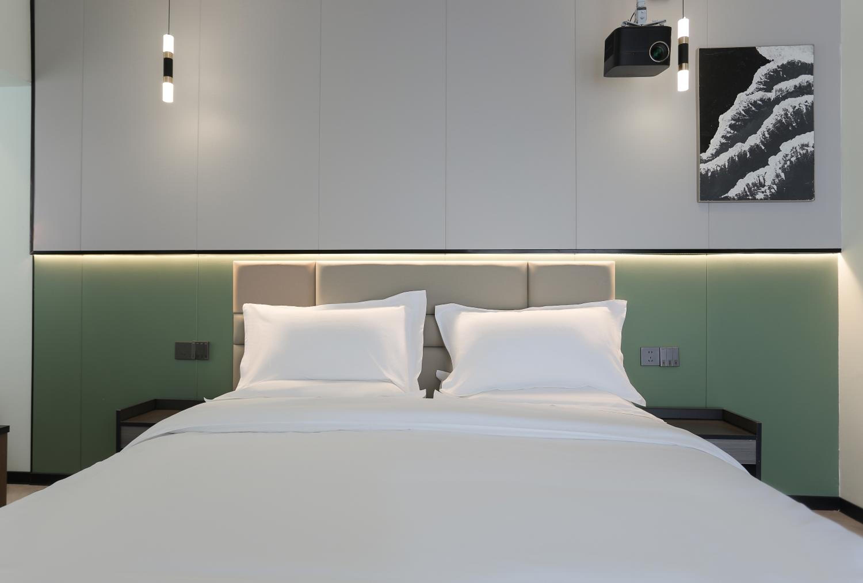 King Room with Mountain View photo 1