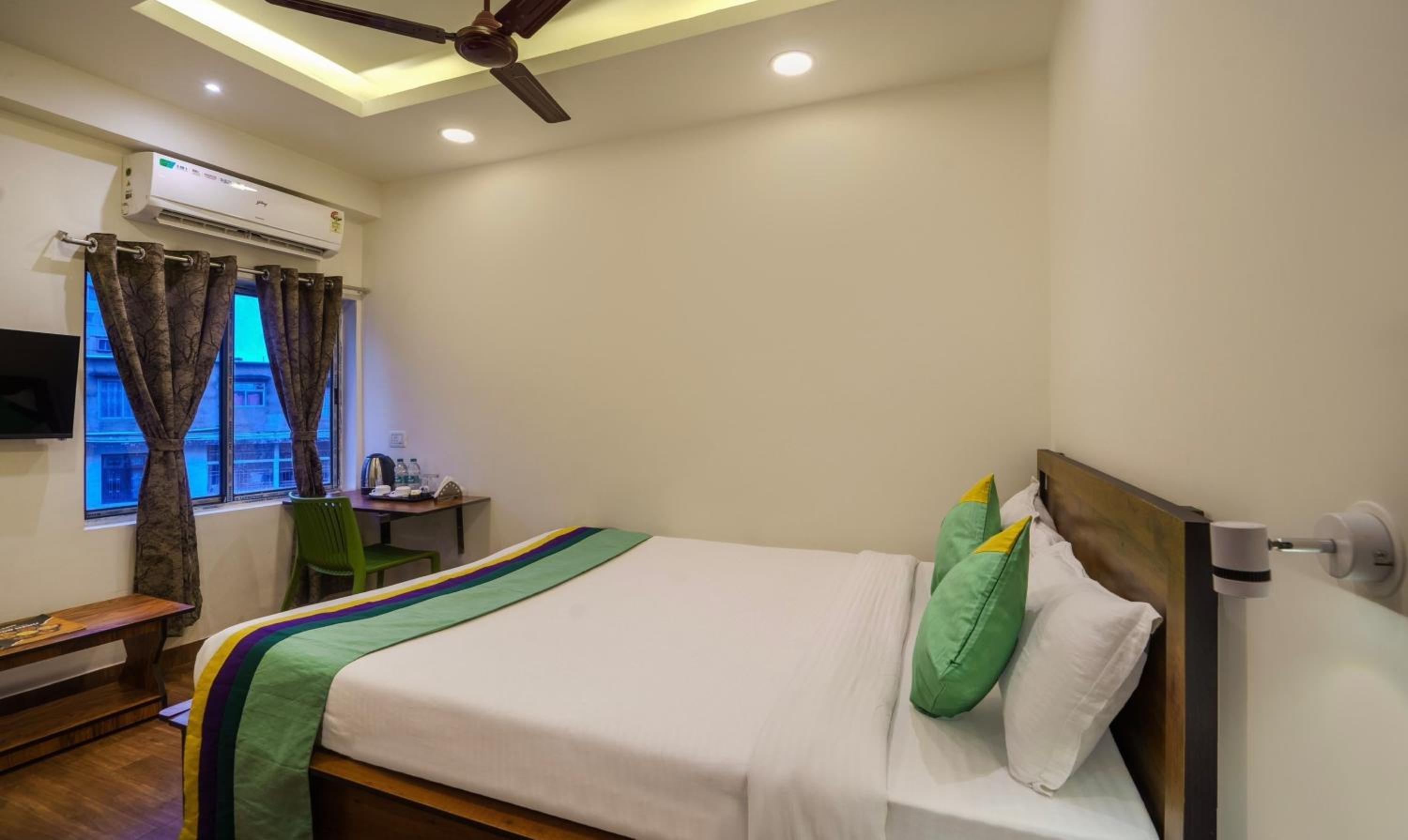Economy Double Room photo 3
