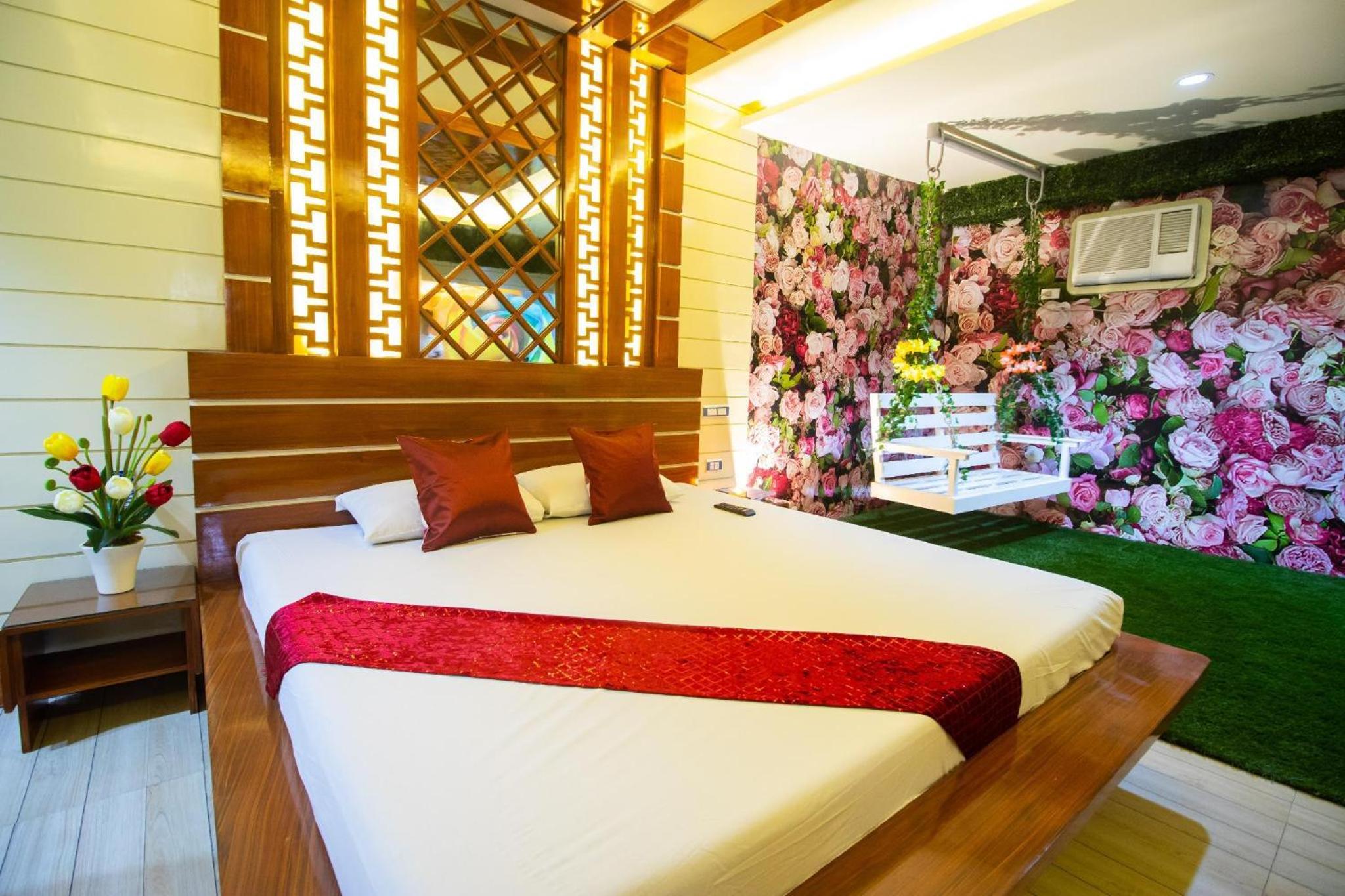 Mega Suite - Photo 4