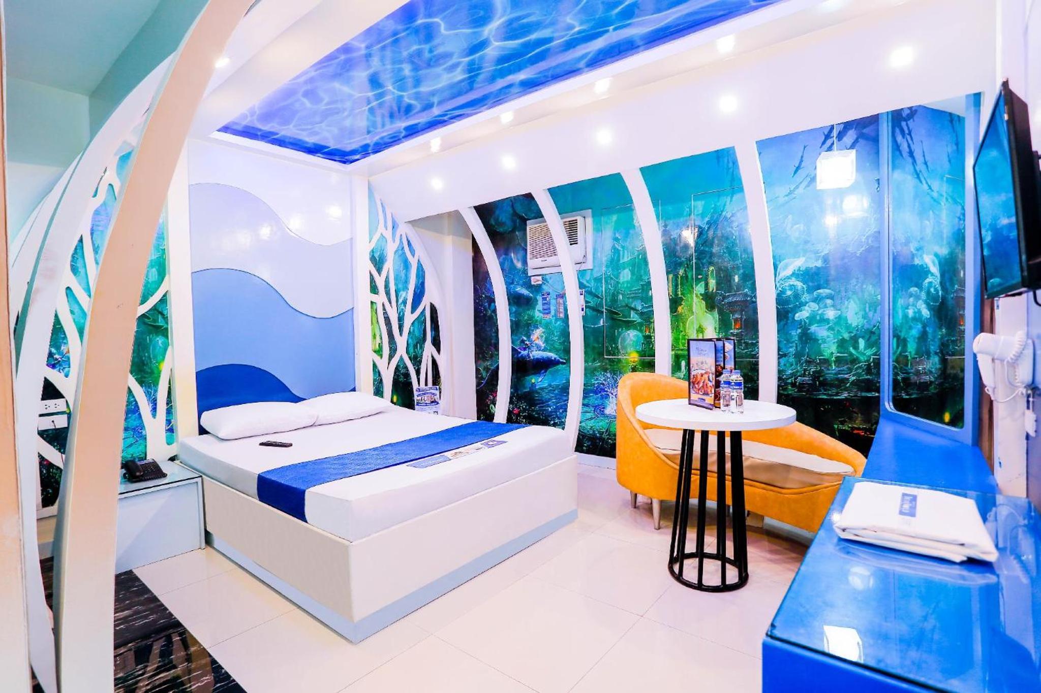Executive Suite - Photo 3