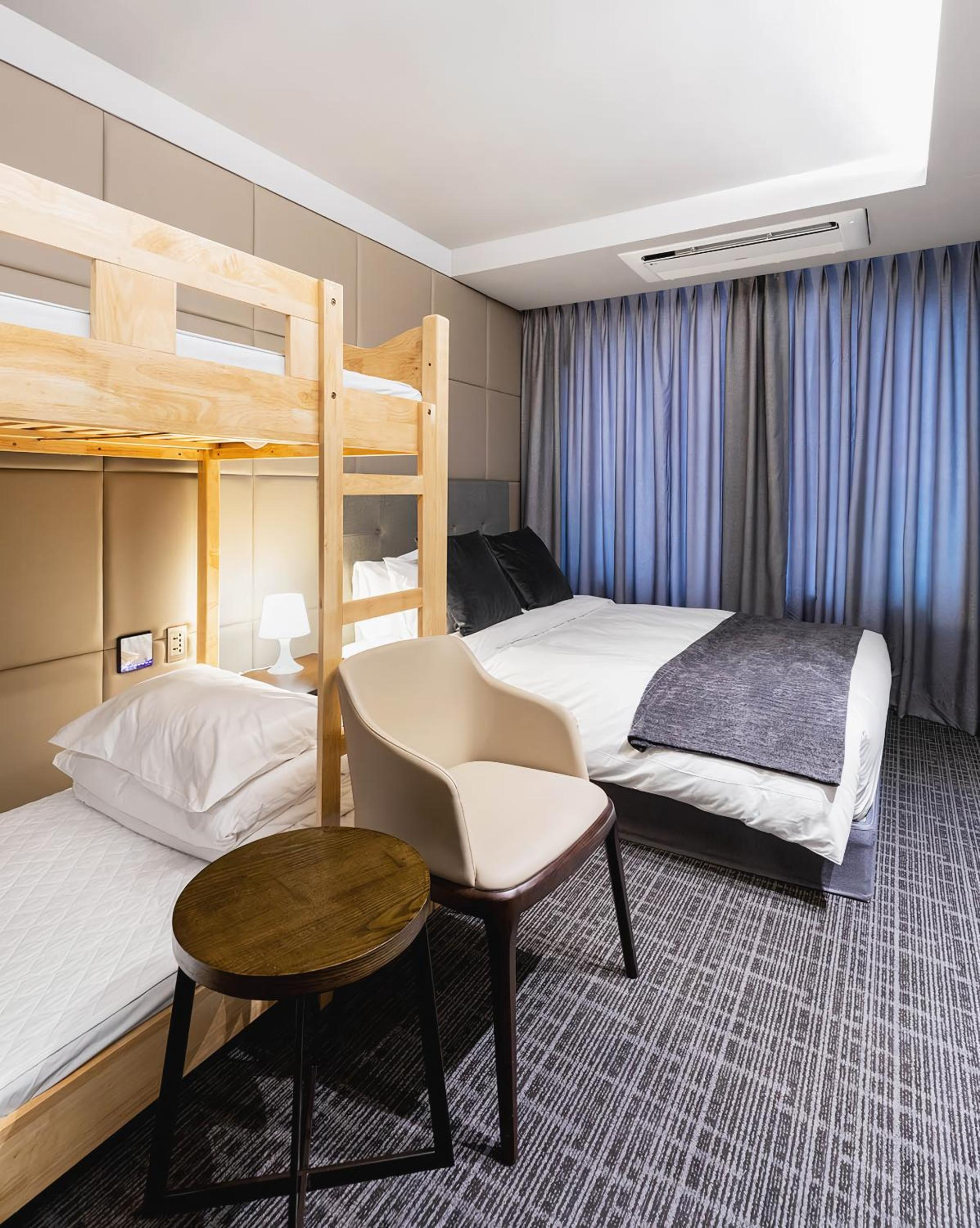 Deluxe Quadruple Room - Photo 1